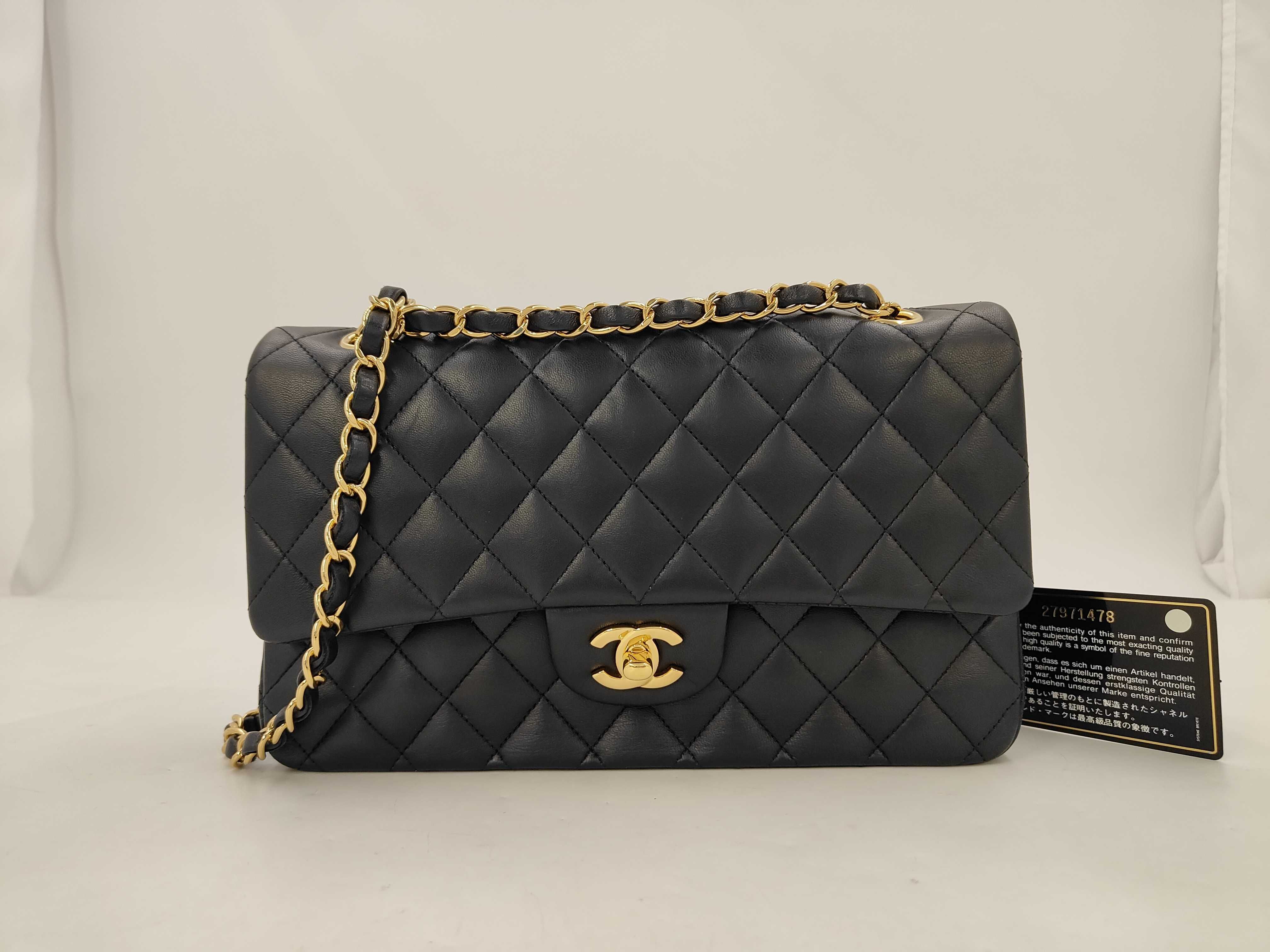 Matelassé 25 Double Flap Double Chain Black Lambskin Shoulder Bag