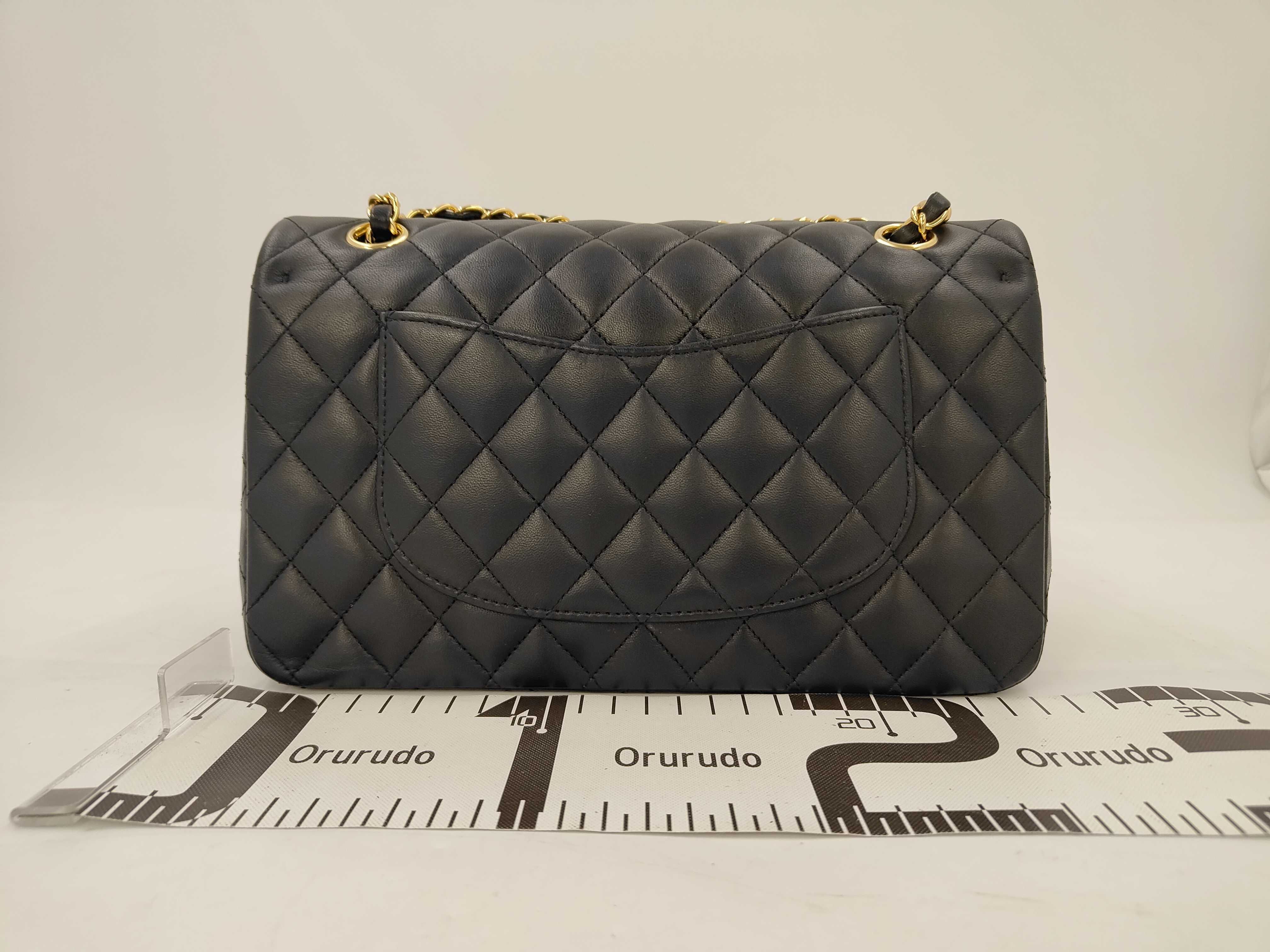Matelassé 25 Double Flap Double Chain Black Lambskin Shoulder Bag — view 2