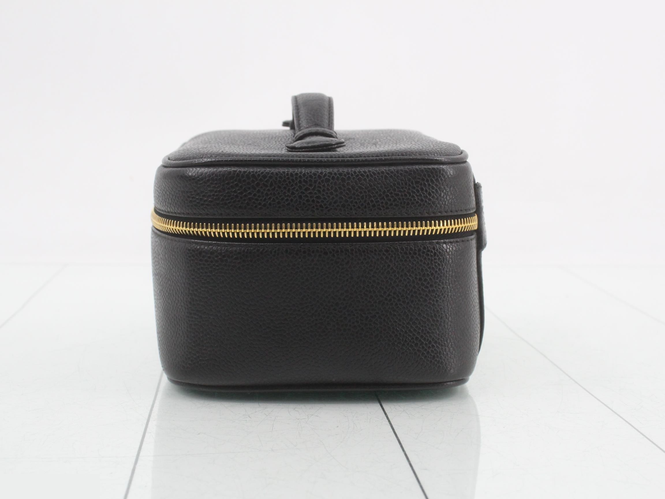Vanity bag, caviar leather, black, gold hardware, with seal, item number 4. — view 3