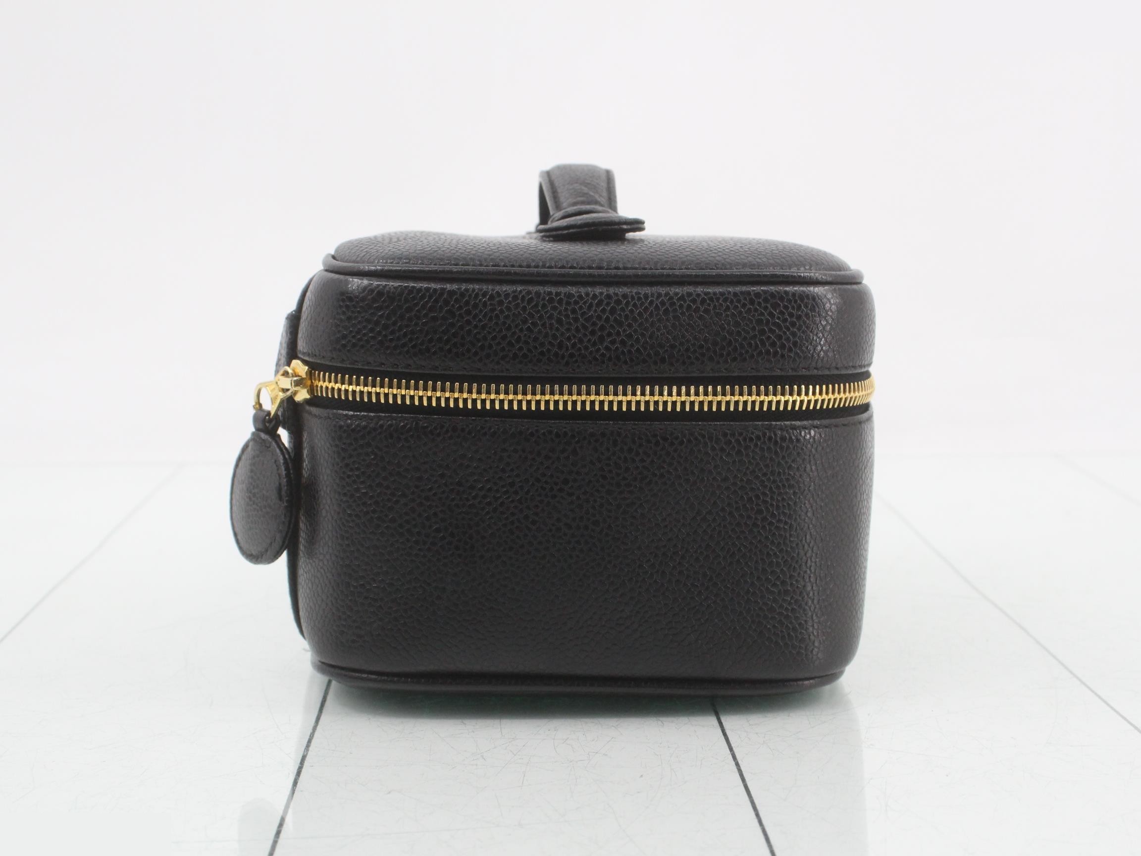 Vanity bag, caviar leather, black, gold hardware, with seal, item number 4. — view 4
