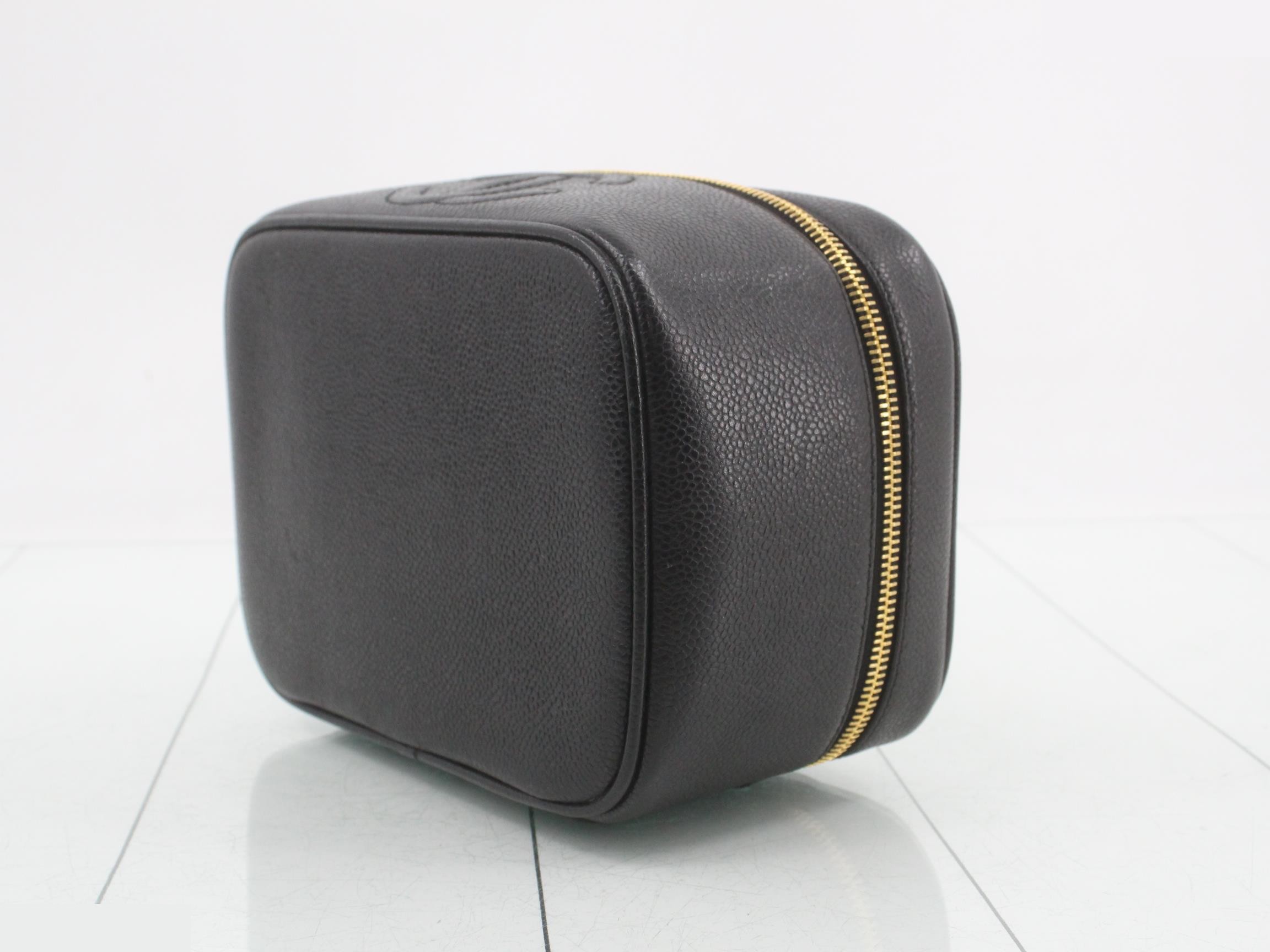 Vanity bag, caviar leather, black, gold hardware, with seal, item number 4. — view 6