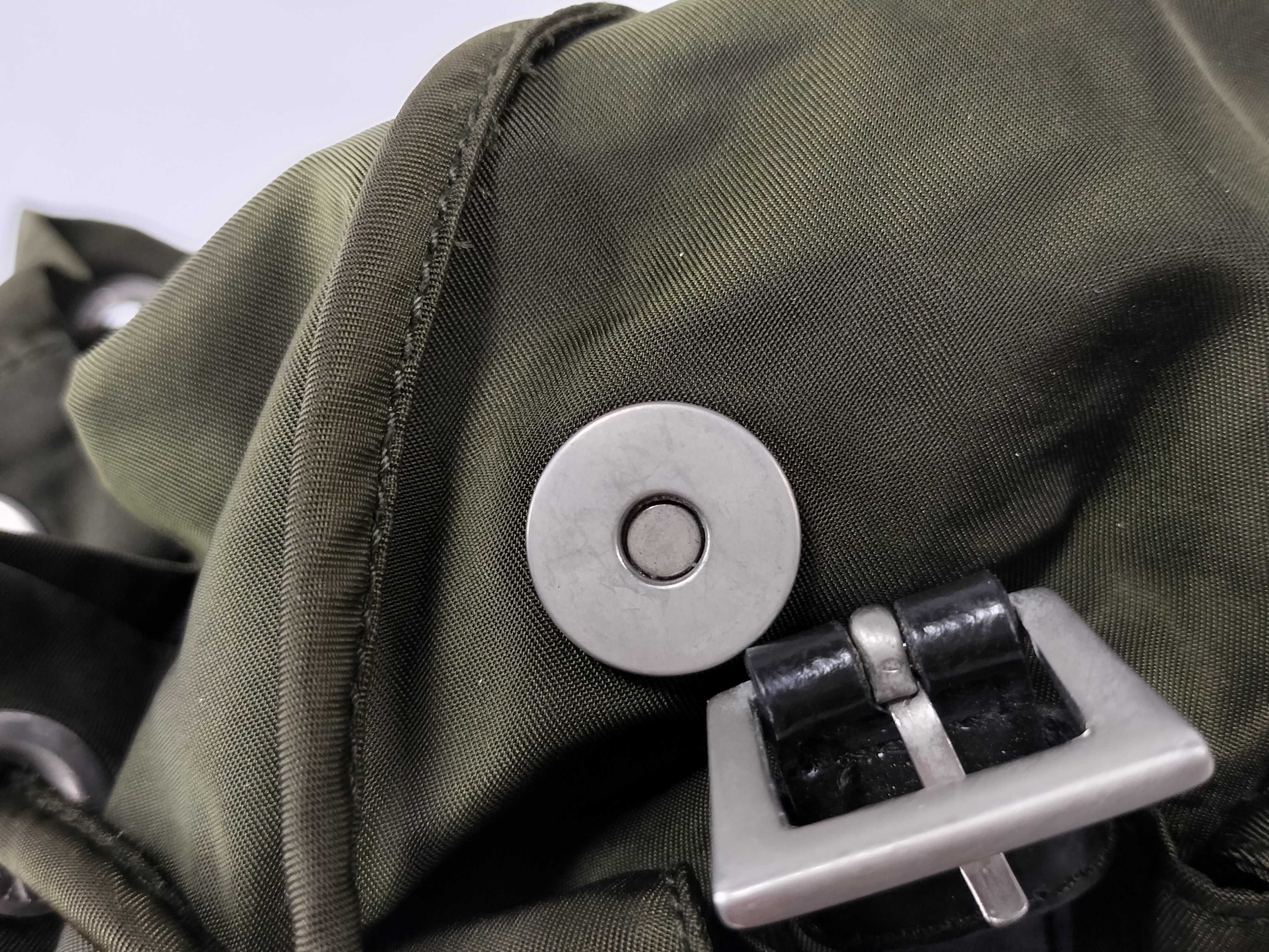 nylon backpack, khaki, triangular logo. — view 13