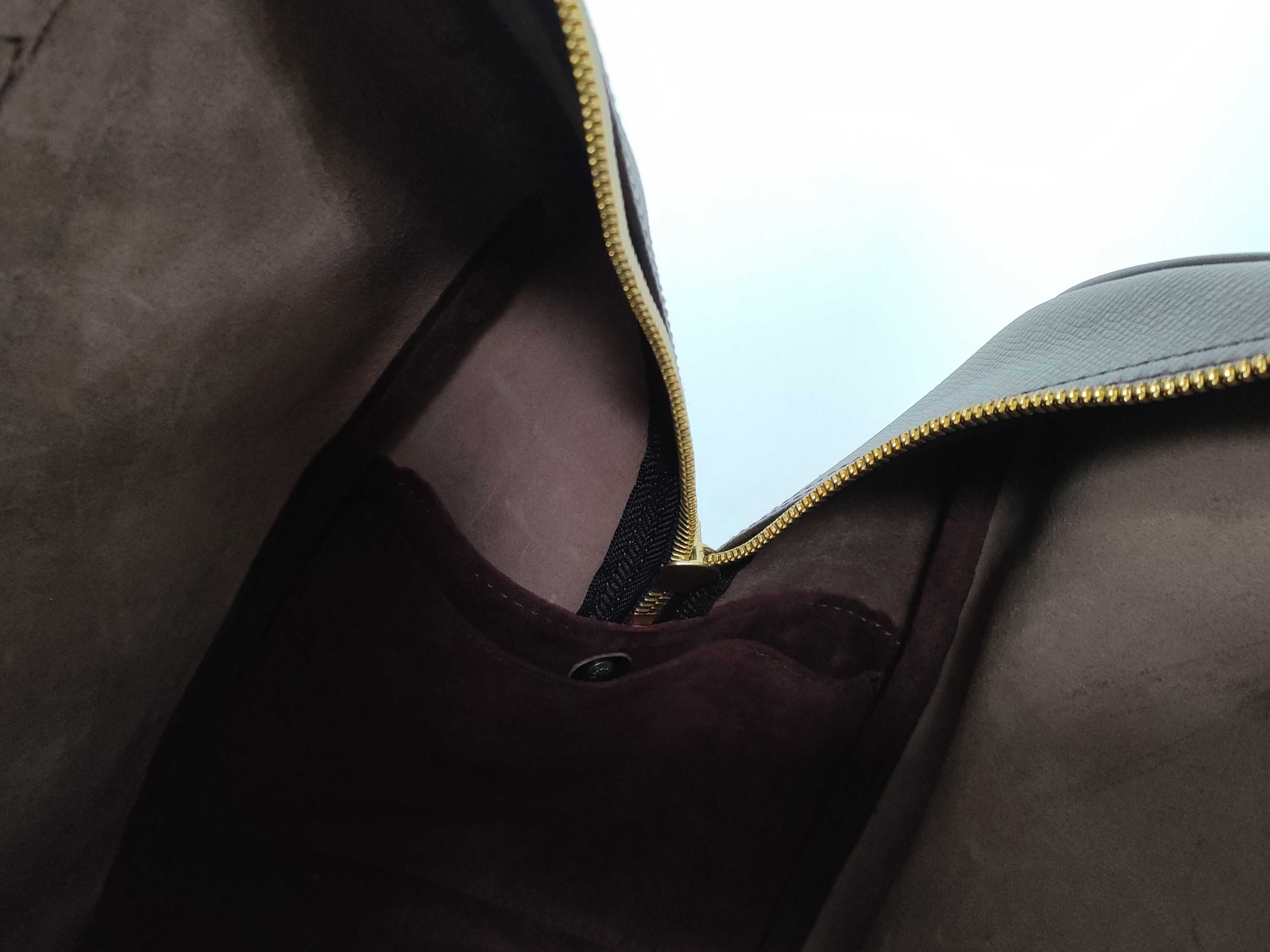 Taiga LV Taiga Kendall Boston Bag — view 12
