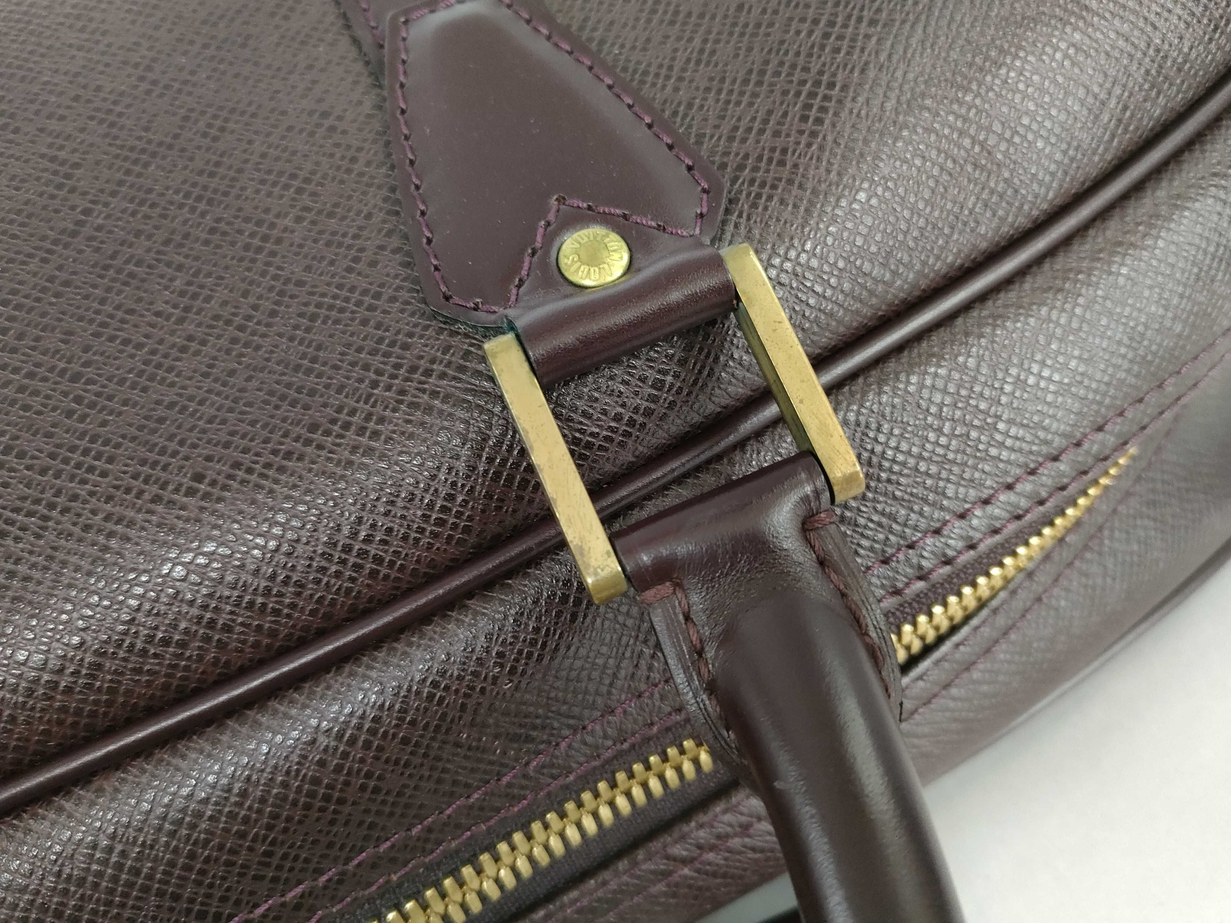 Taiga LV Taiga Kendall Boston Bag — view 5