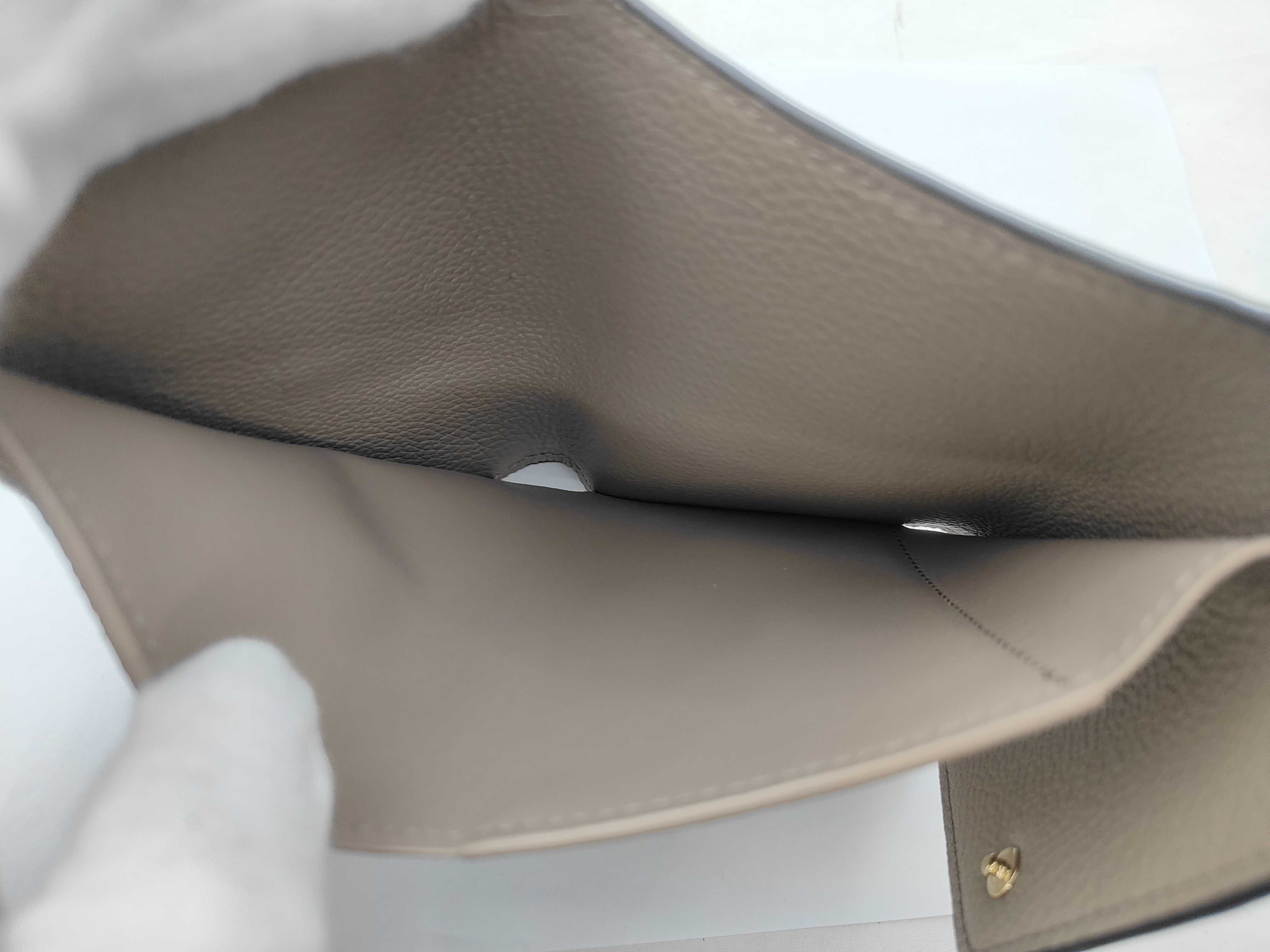 M81861 Empreinte Portefeuille Victorine Tourterelle/Crème Wallet — view 5