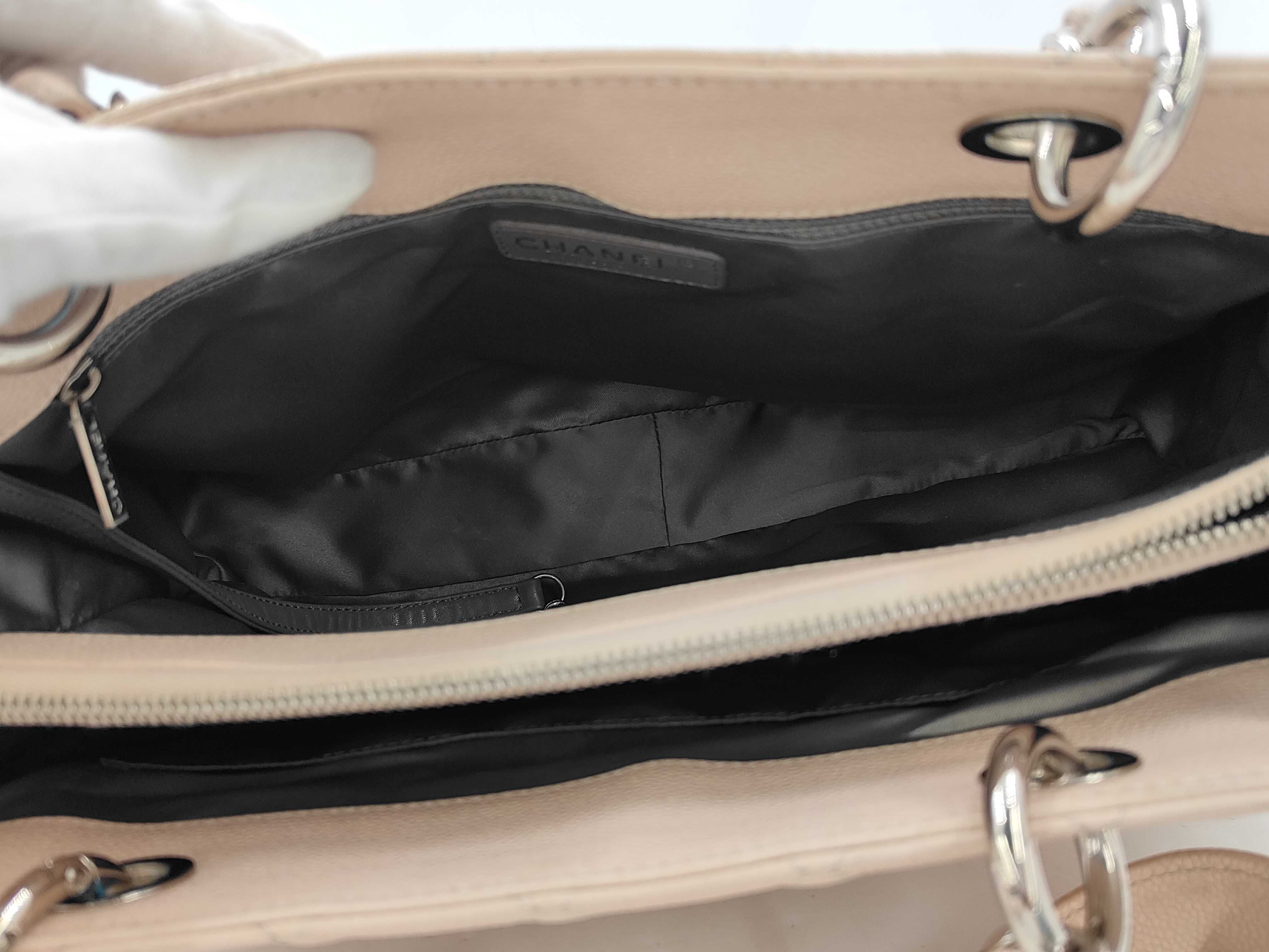 GST Medium Tote Bag — view 8