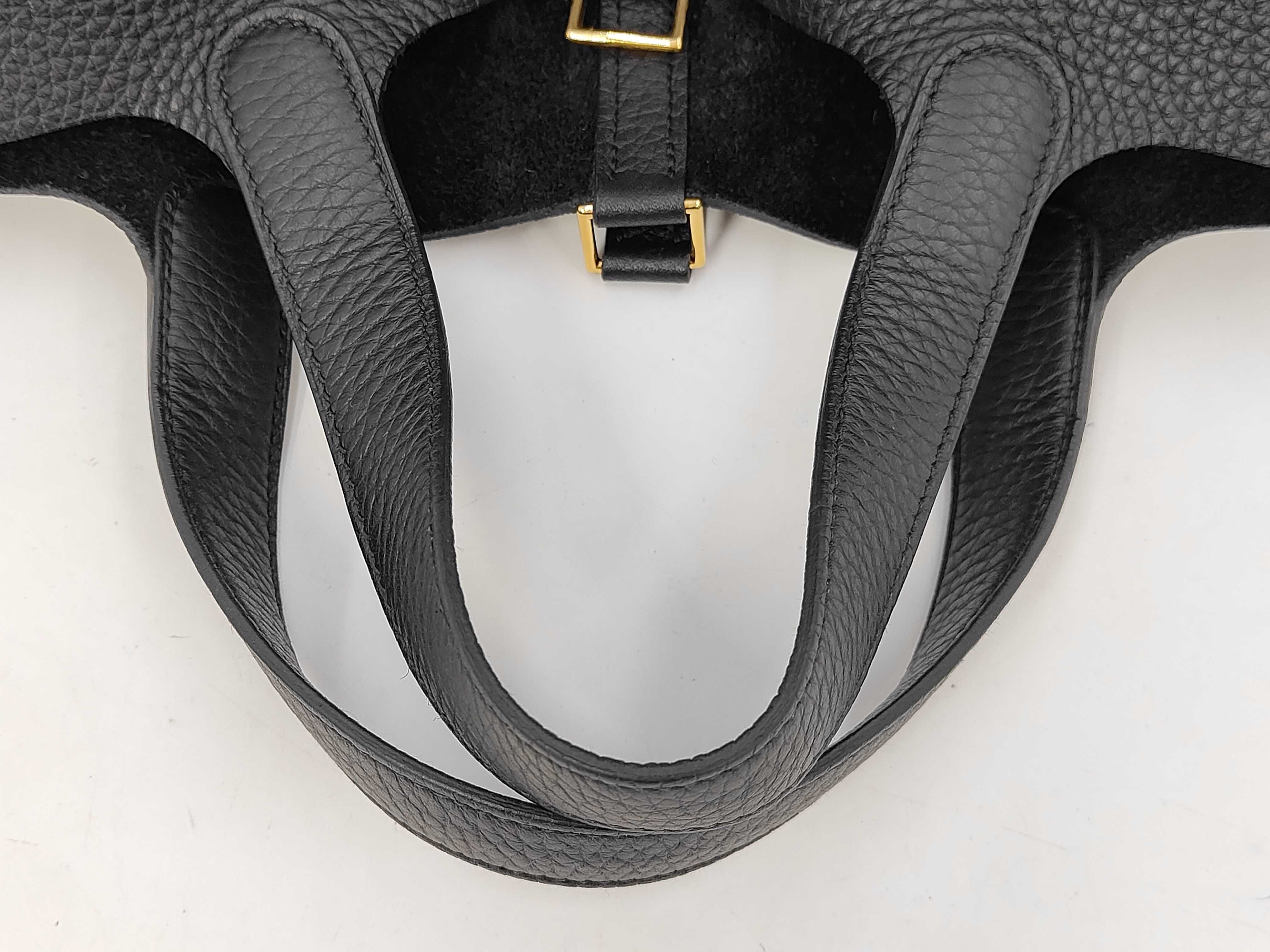 Picotin Lock PM W-stamp Taurillon Clemence Leather Noir Gold Hardware Handbag — view 5