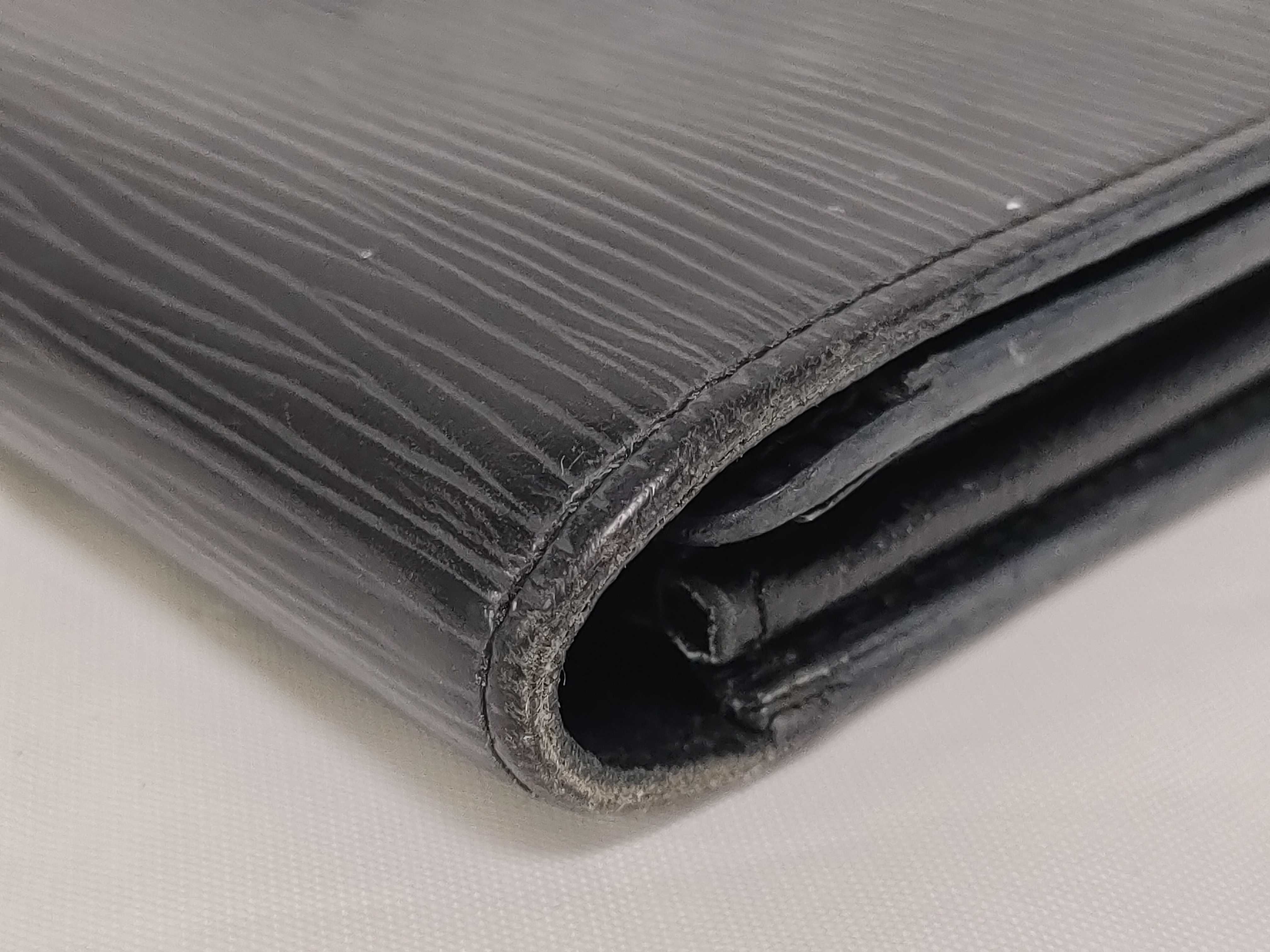 Epi Portefeuille Louise Noir CA3185 Initial Wallet — view 4