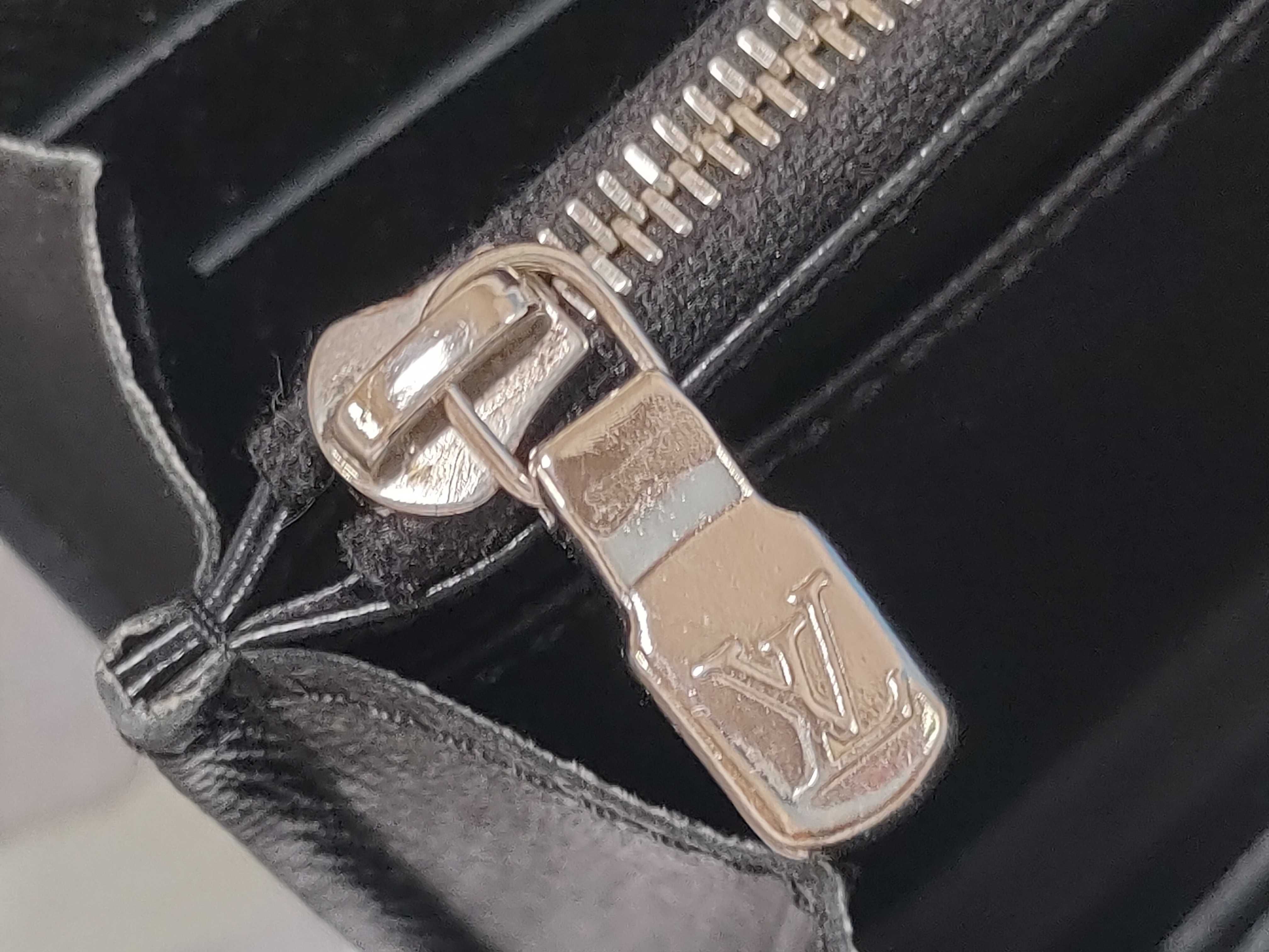 Epi Portefeuille Louise Noir CA3185 Initial Wallet — view 8
