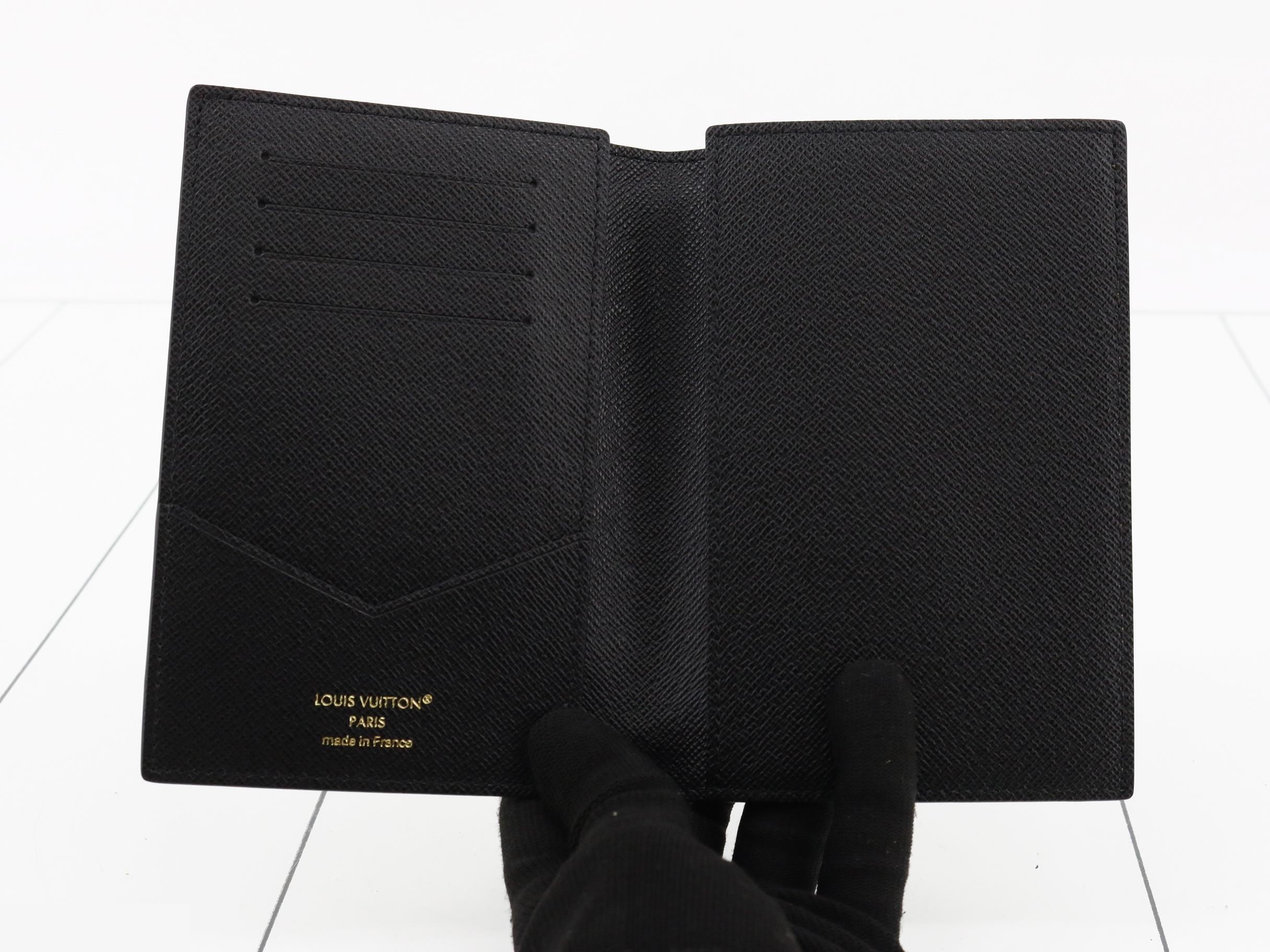 Passport cover, Couverture Passeport, List price ¥56,100 — view 4