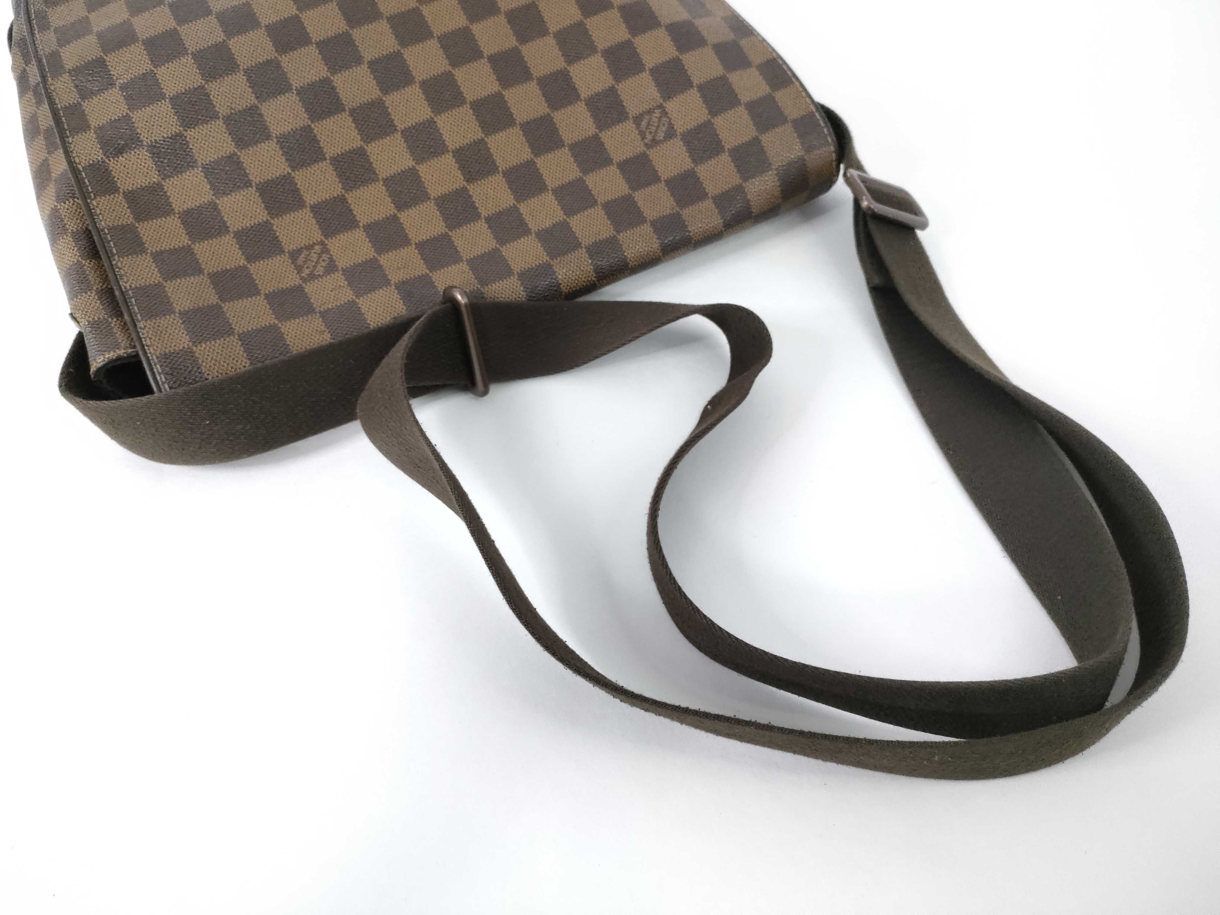 Damier Brooklyn PM N51210 Shoulder Bag — view 3
