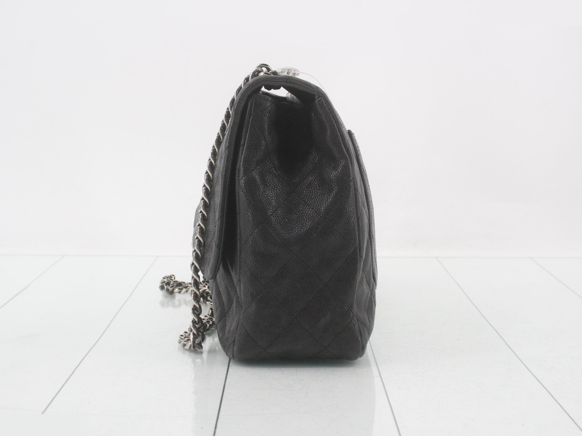 Caviar skin chain shoulder bag — view 3
