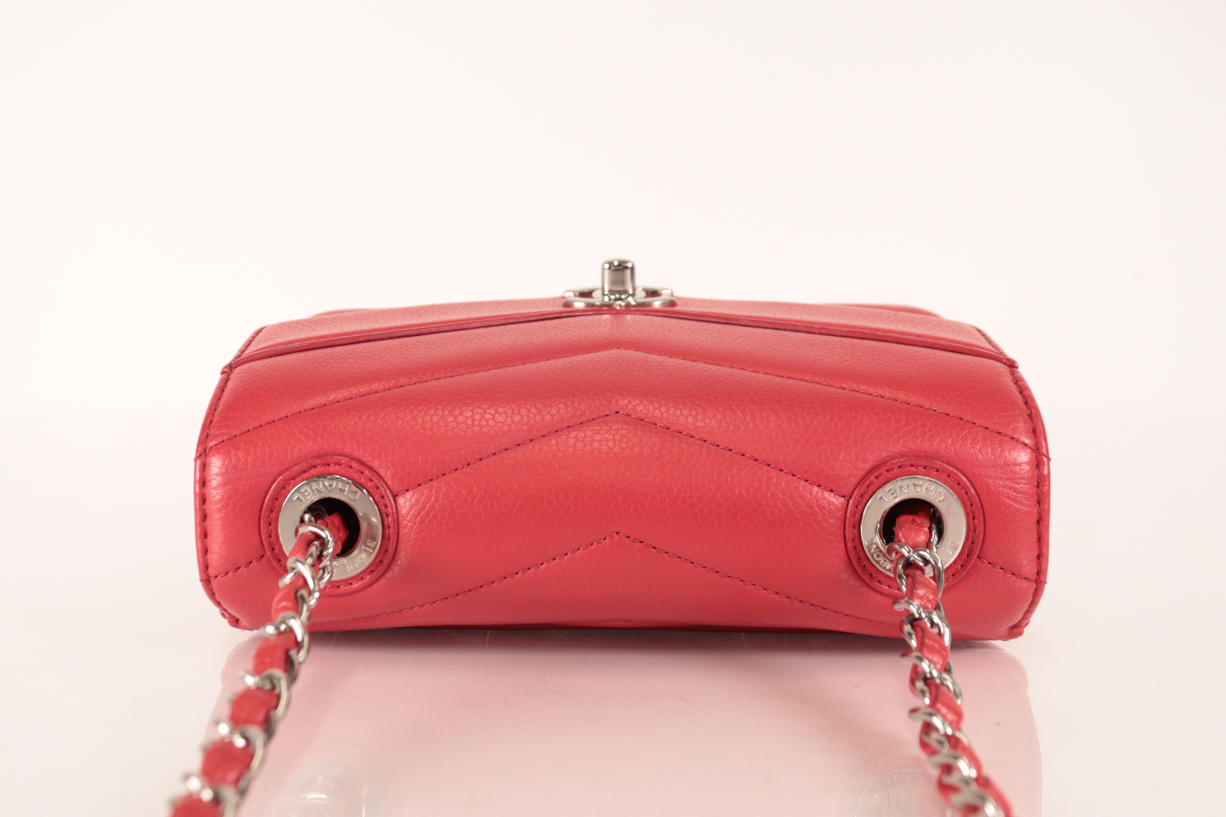 Chevron V-Flap Caviar Chain Shoulder Bag, Red, Silver Hardware, Serial Number 24 — view 5