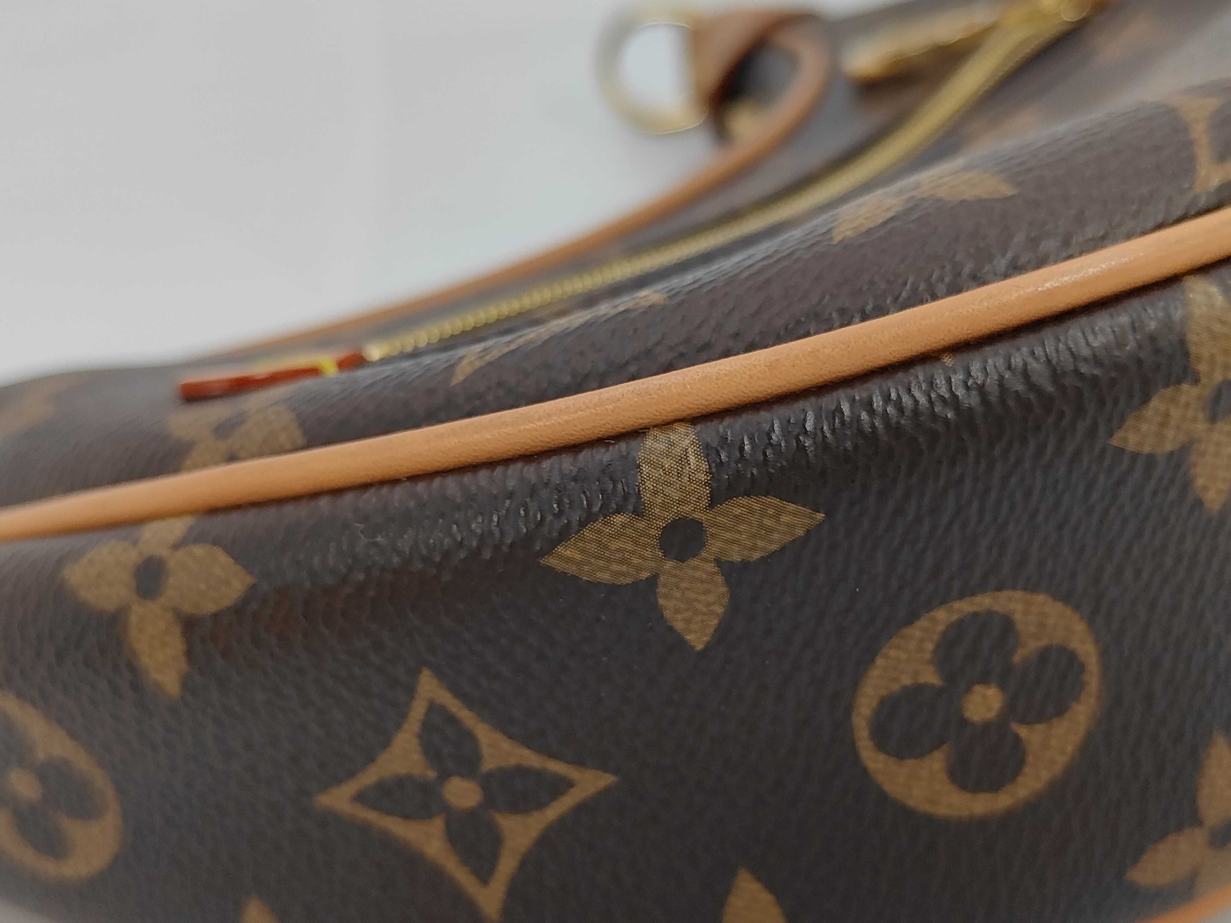 M81098 Shoulder Bag — view 3