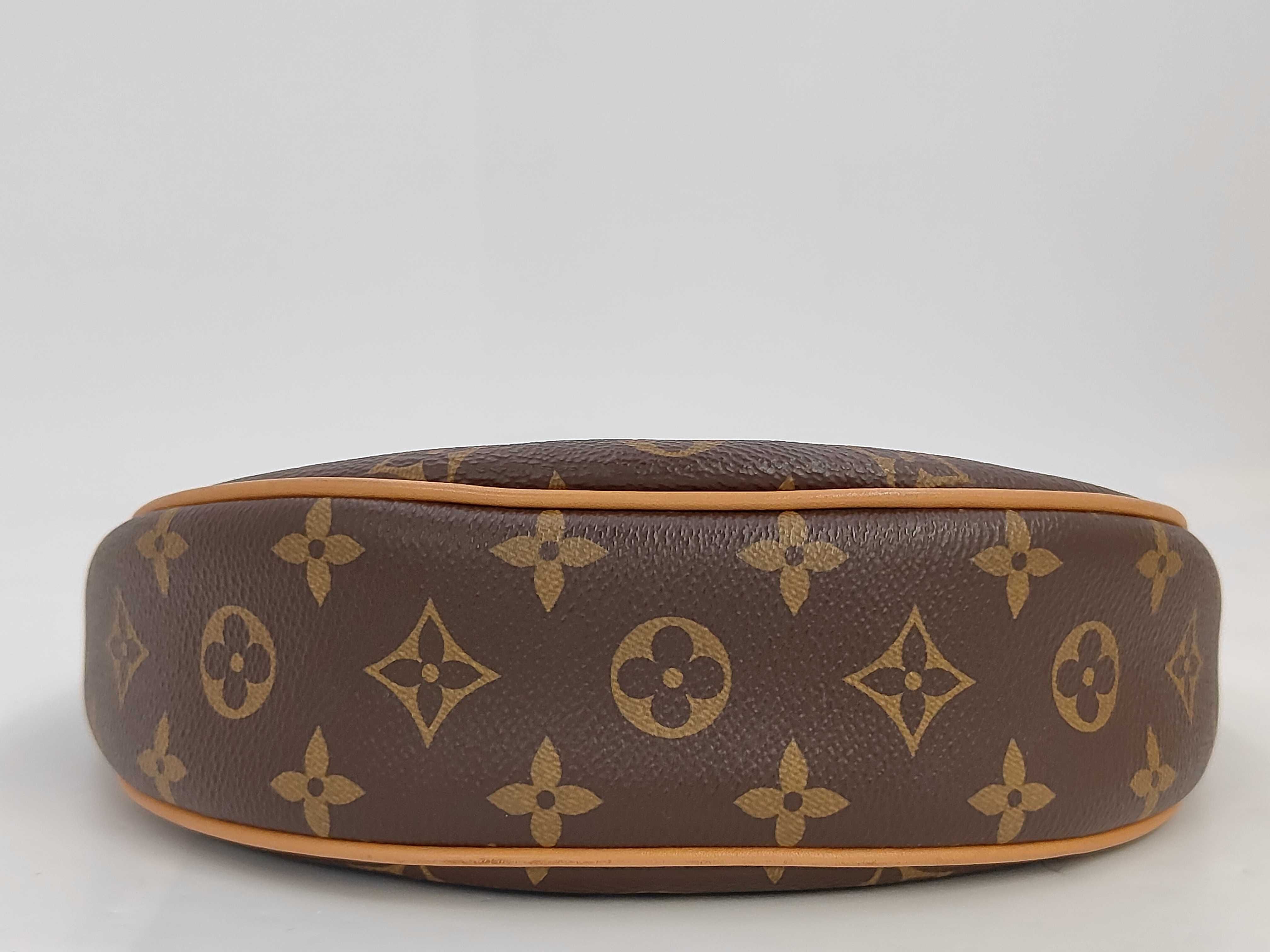 M81098 Shoulder Bag — view 4