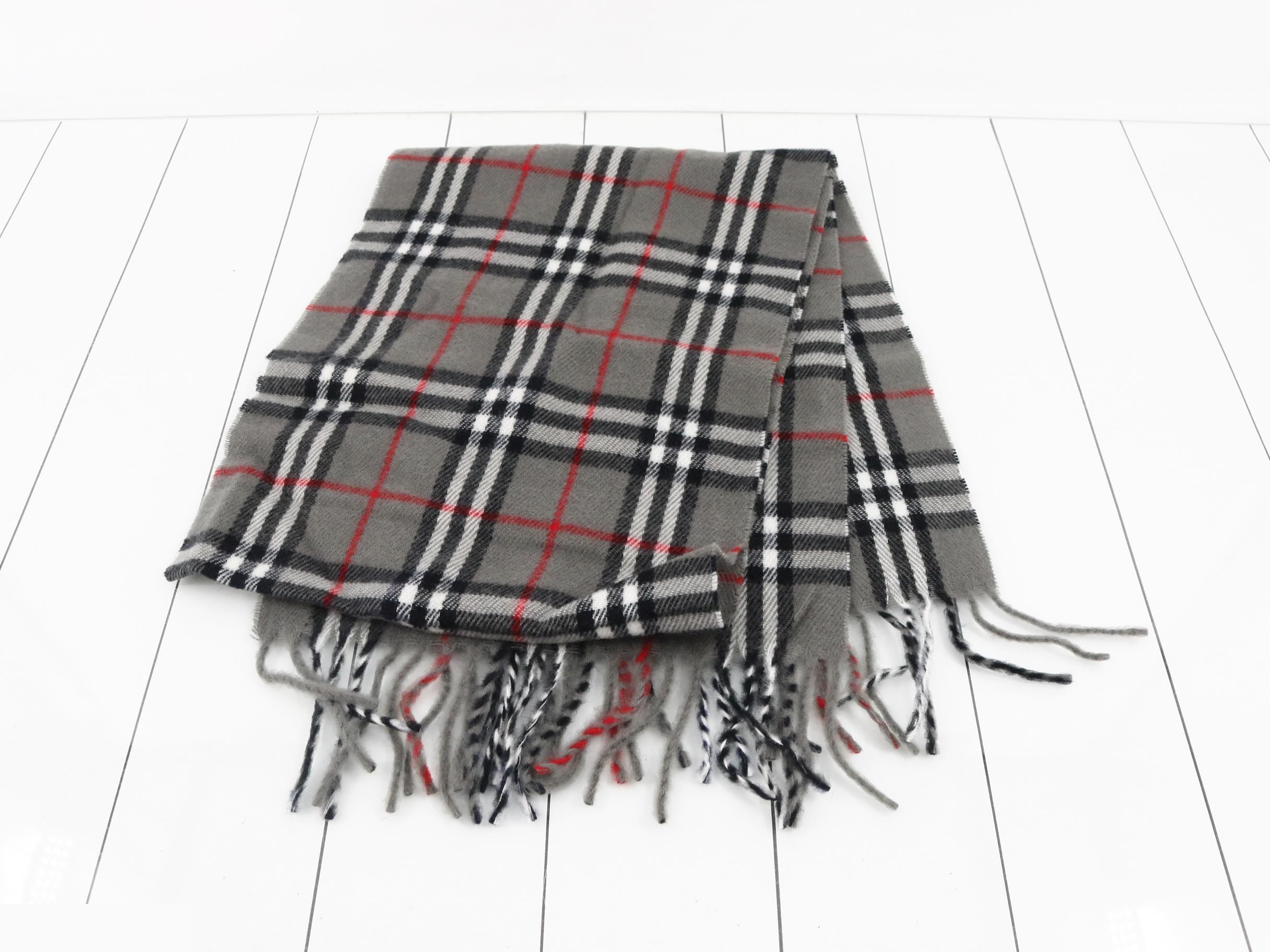 Other line: Small items, accessories, scarves, gray wool — view 3