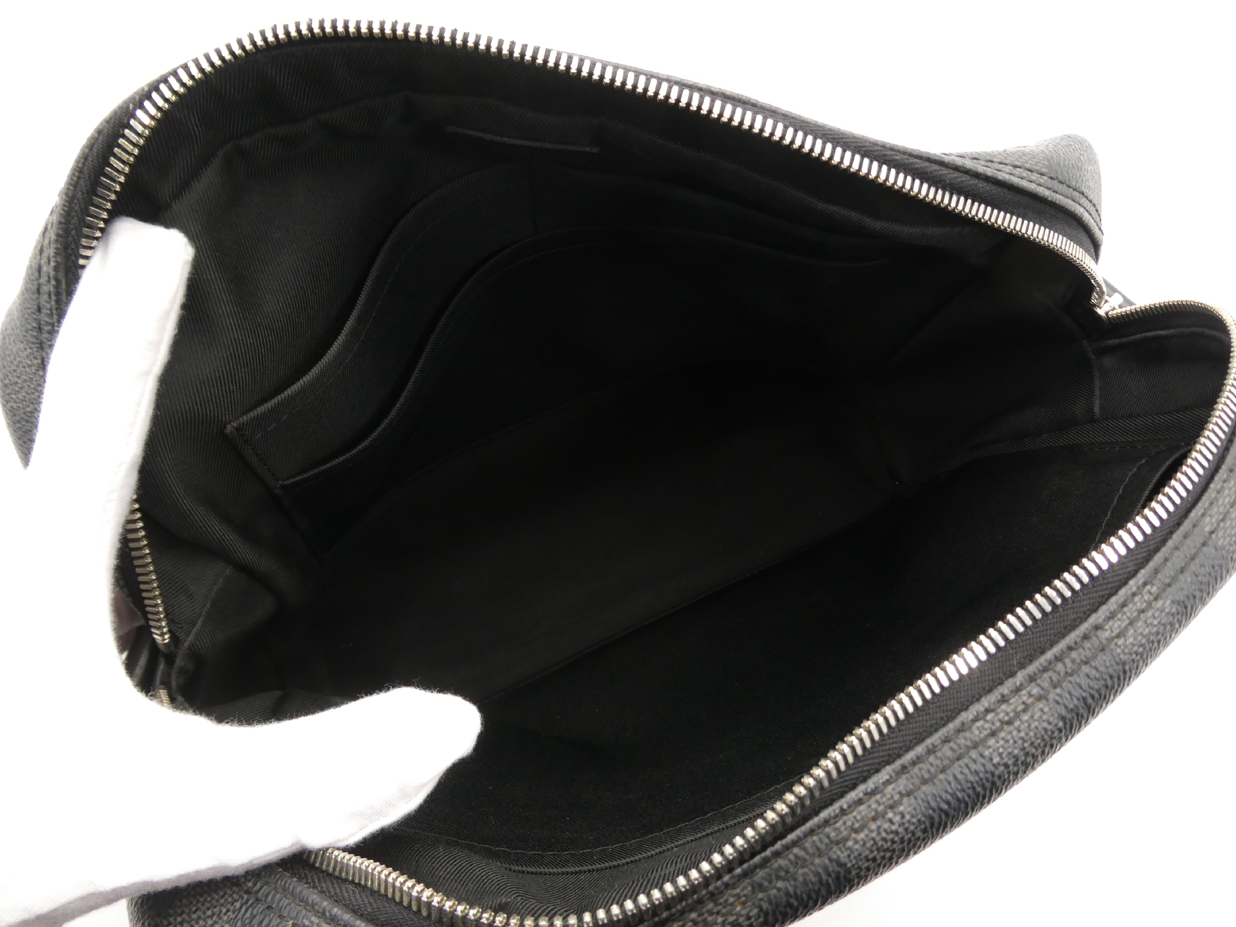 Damier Graphite Dayton MM Shoulder Bag — view 7