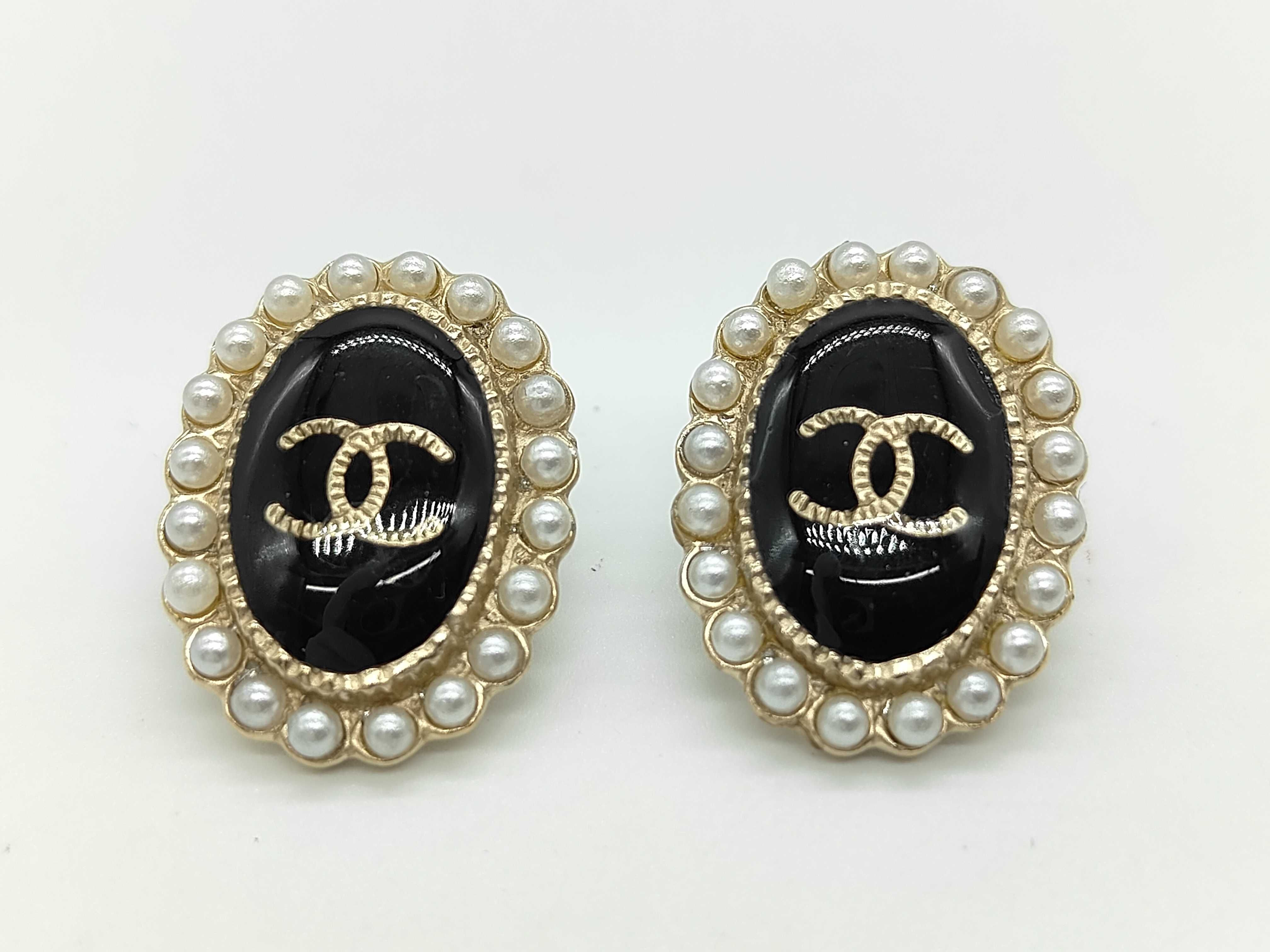 A18V Earrings, Coco Mark Pearl Earrings