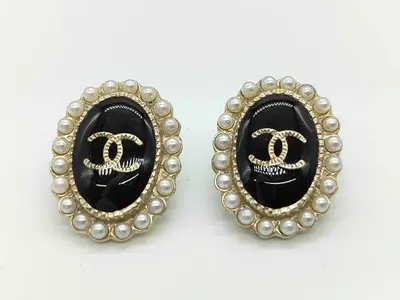 A18V Earrings, Coco Mark Pearl Earrings
