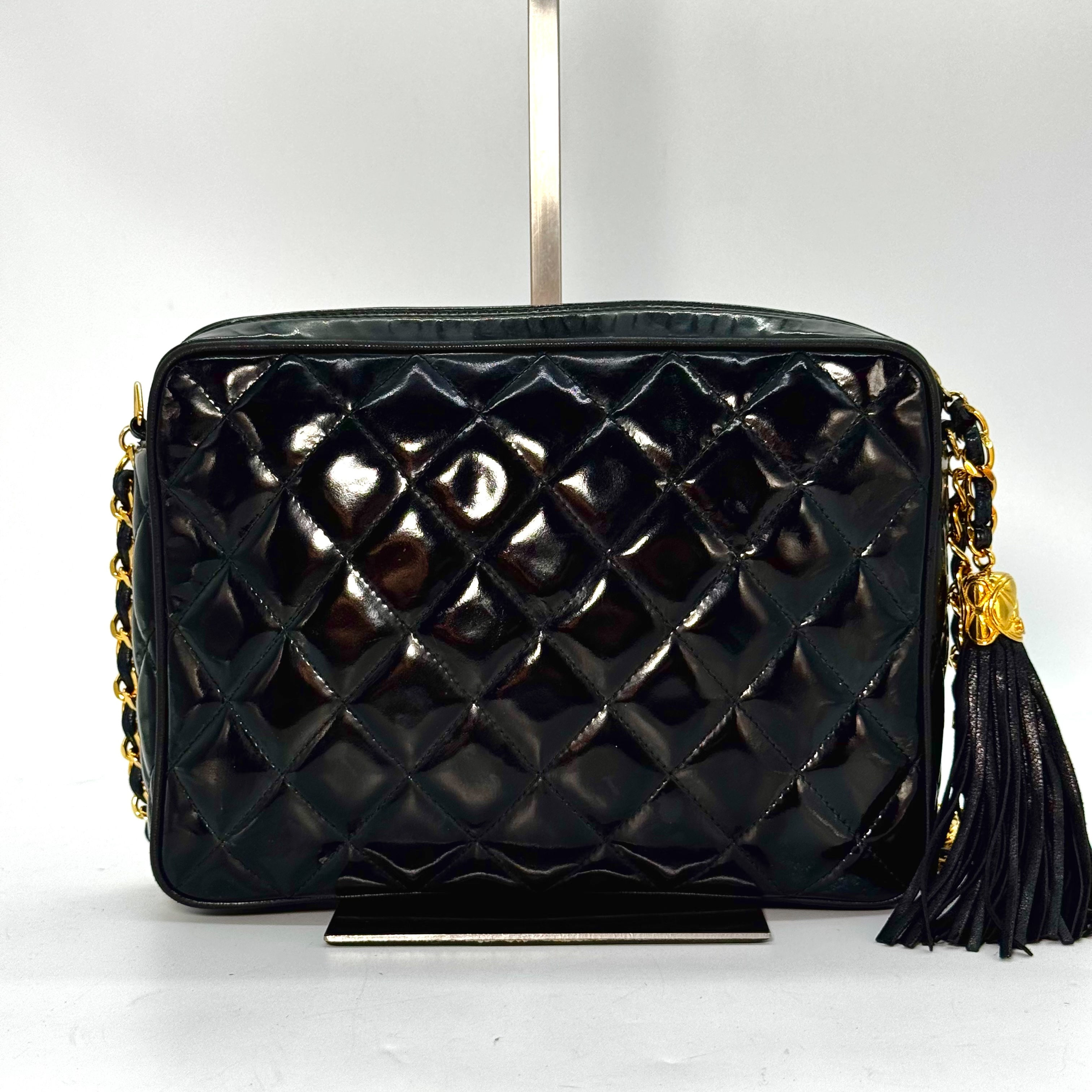 Matelassé Patent Leather Enamel Fringe Chain Shoulder Bag Black 2315450 Shoulder Bag — view 2