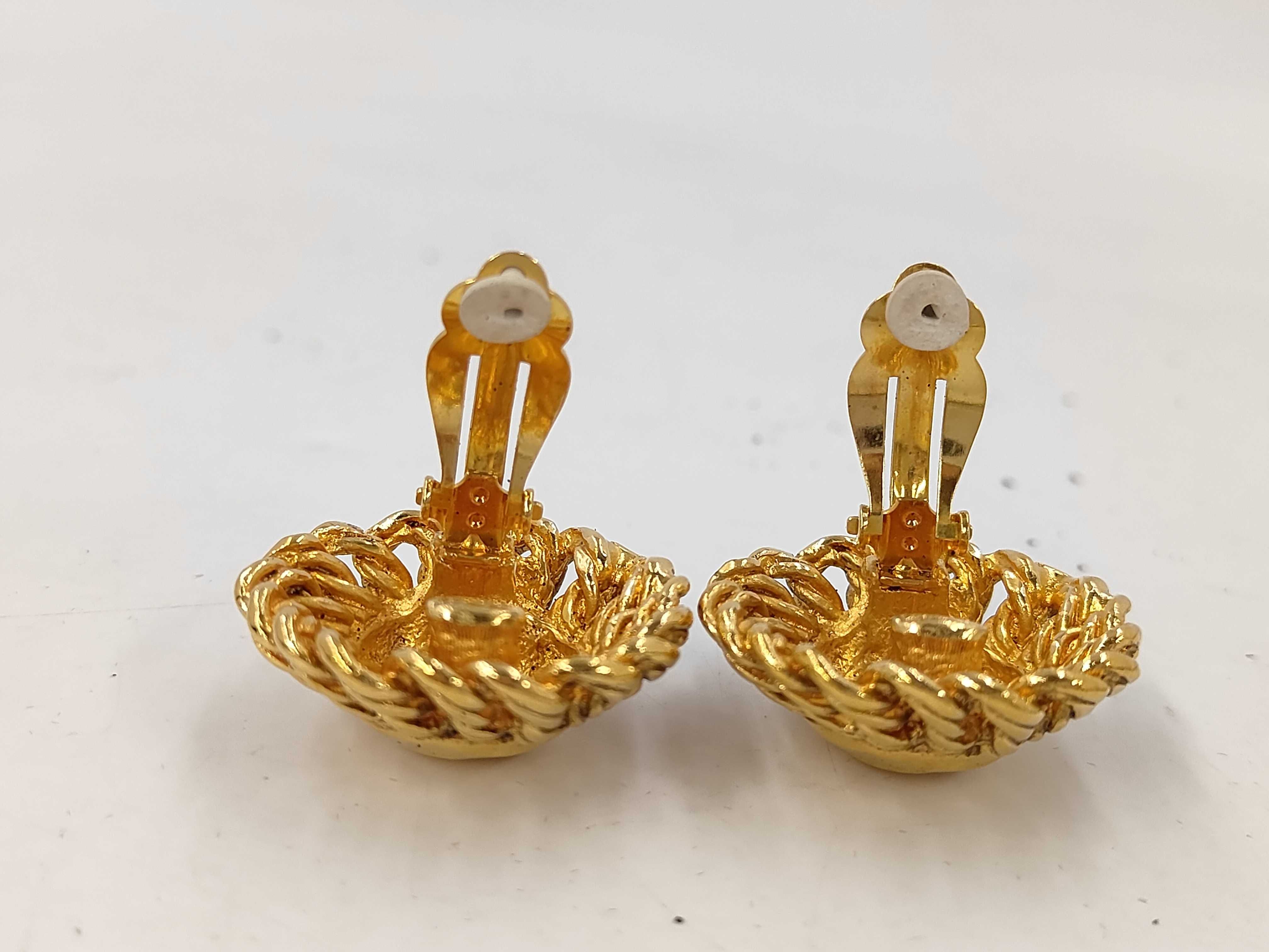 earrings — view 3