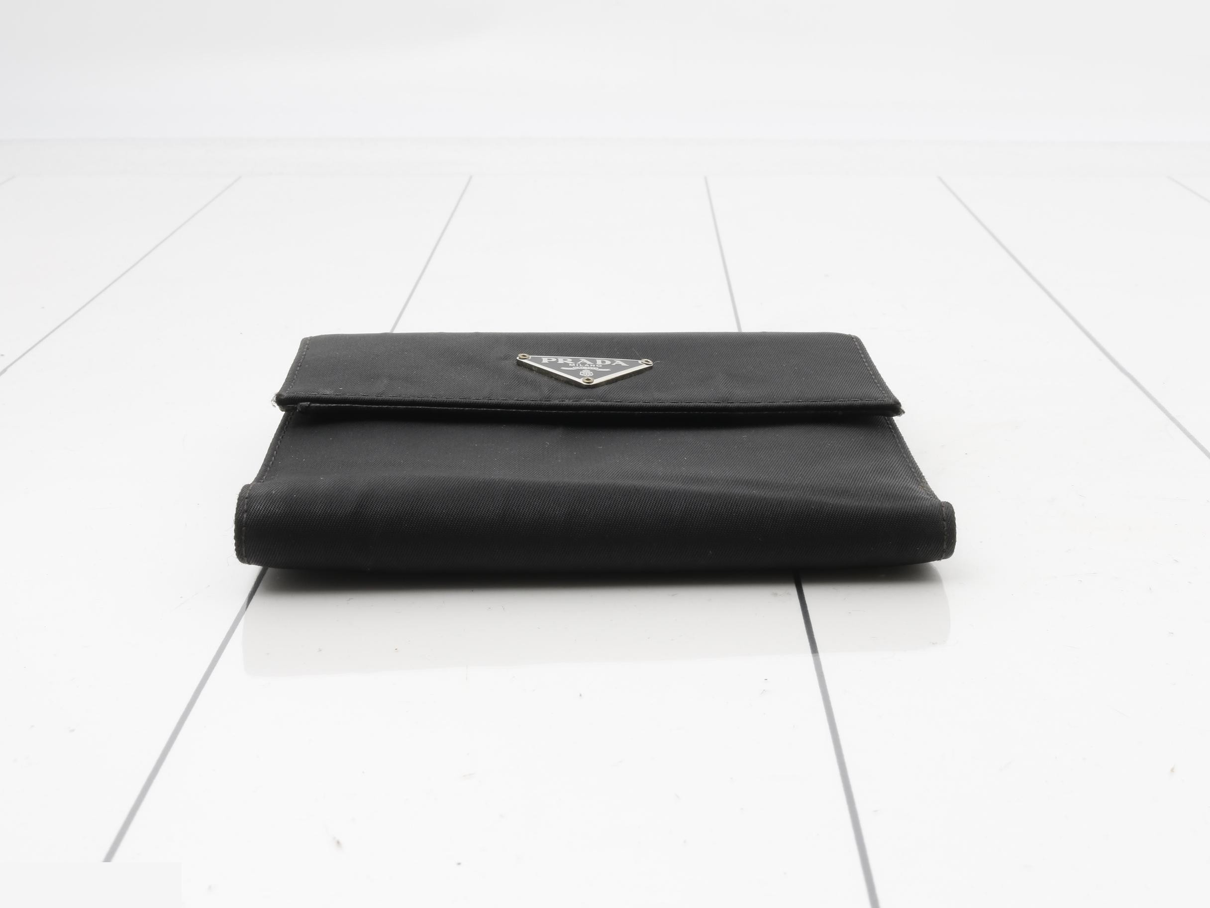 Tri-fold wallet, nylon, logo plate — view 3
