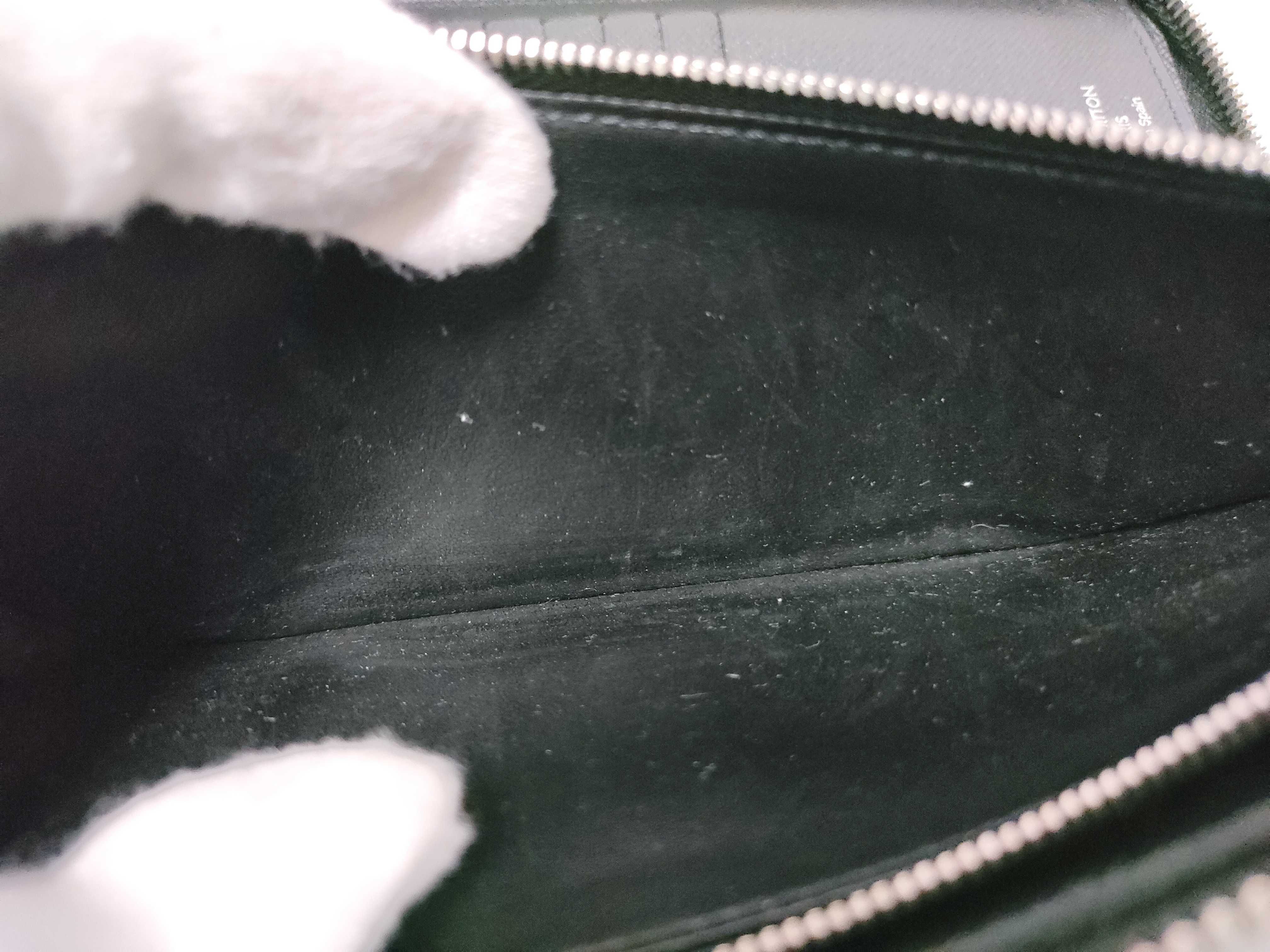 Epi Leather Vertical Wallet M60965 — view 10