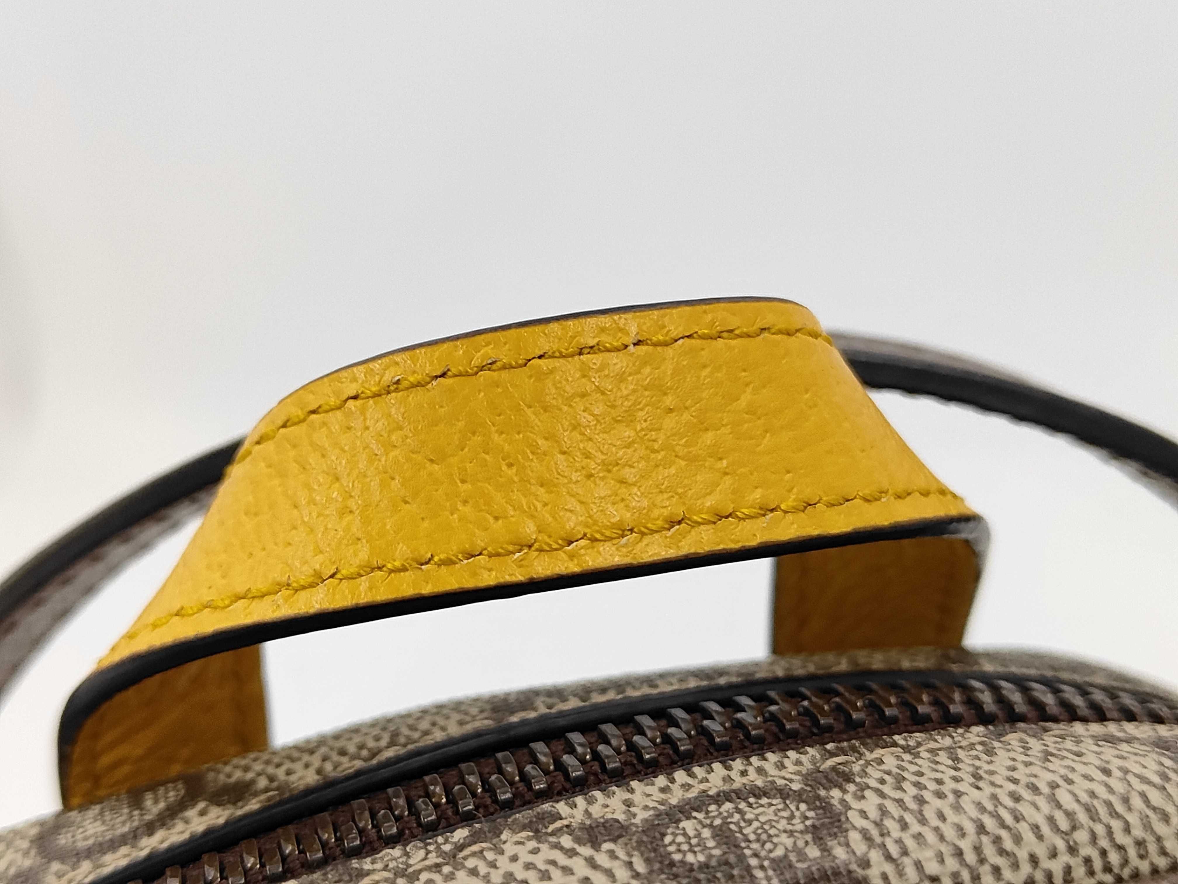 GG Supreme Tiger Head Shoulder Bag — view 9