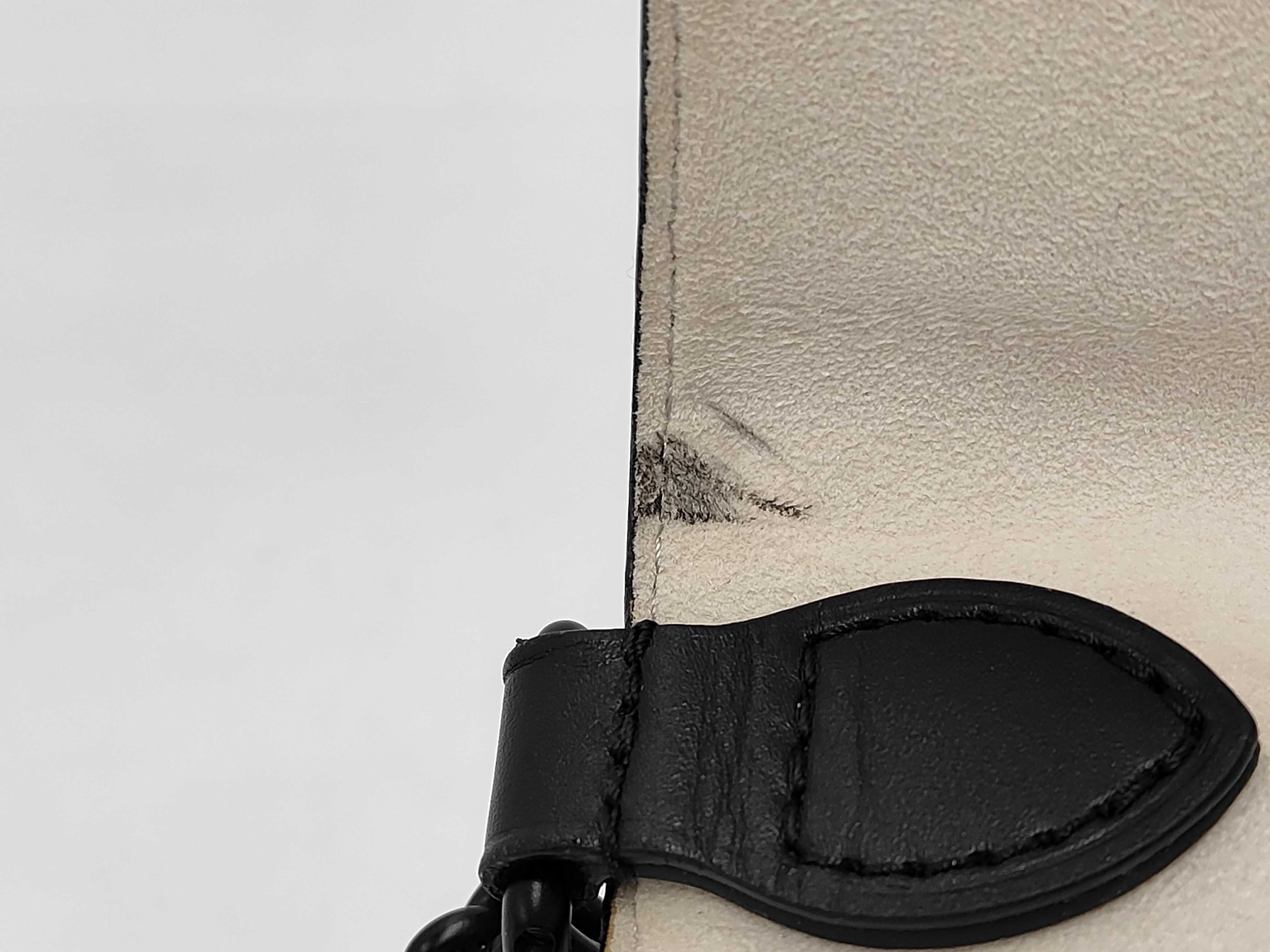 LV Twist MM Shoulder Bag — view 11