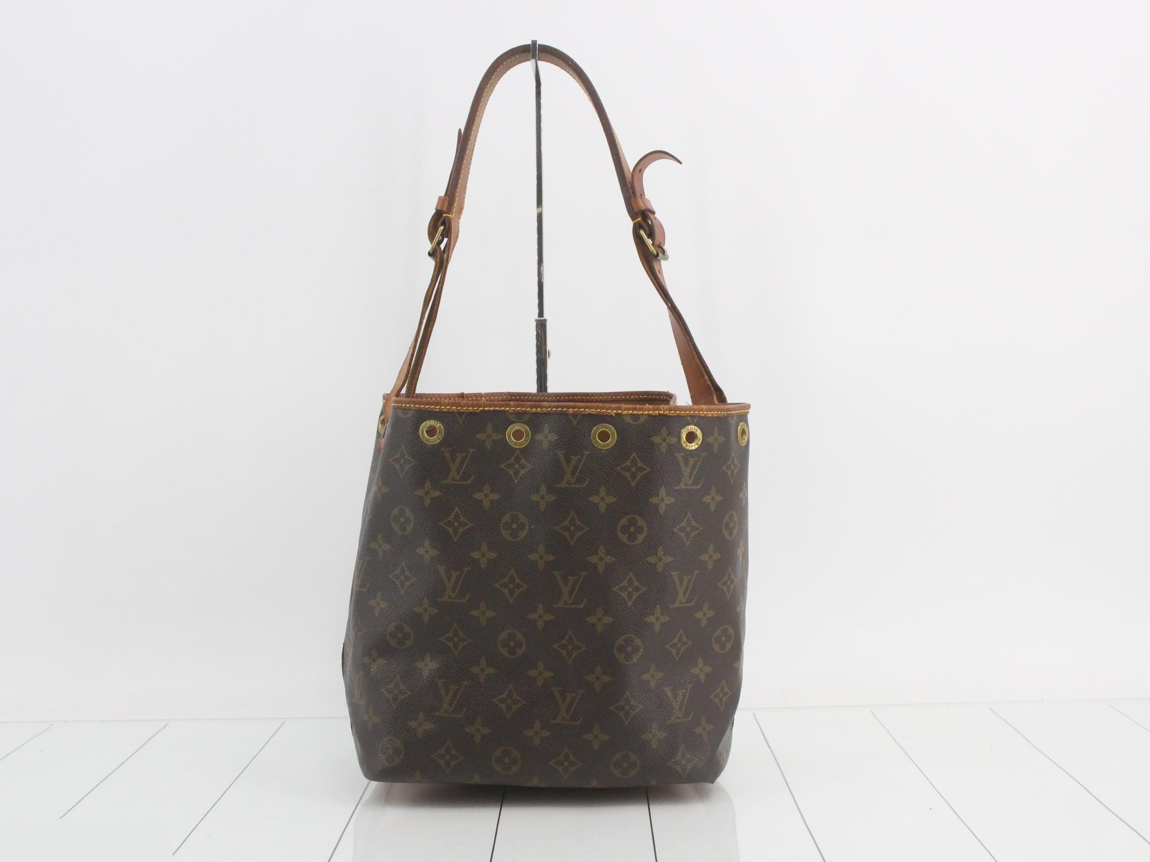 Petit Noé (old model) Monogram drawstring bag — view 2