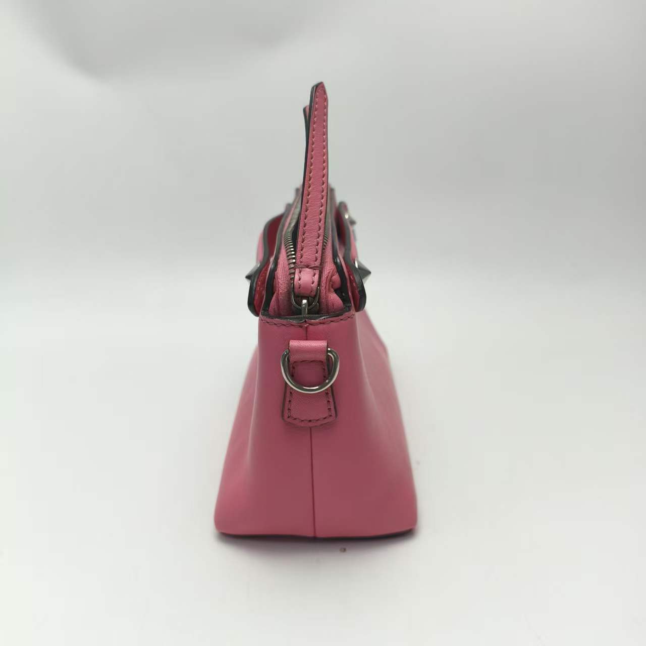 【*Shipped from: China*】FENDI Leather Shoulder Bag — view 5