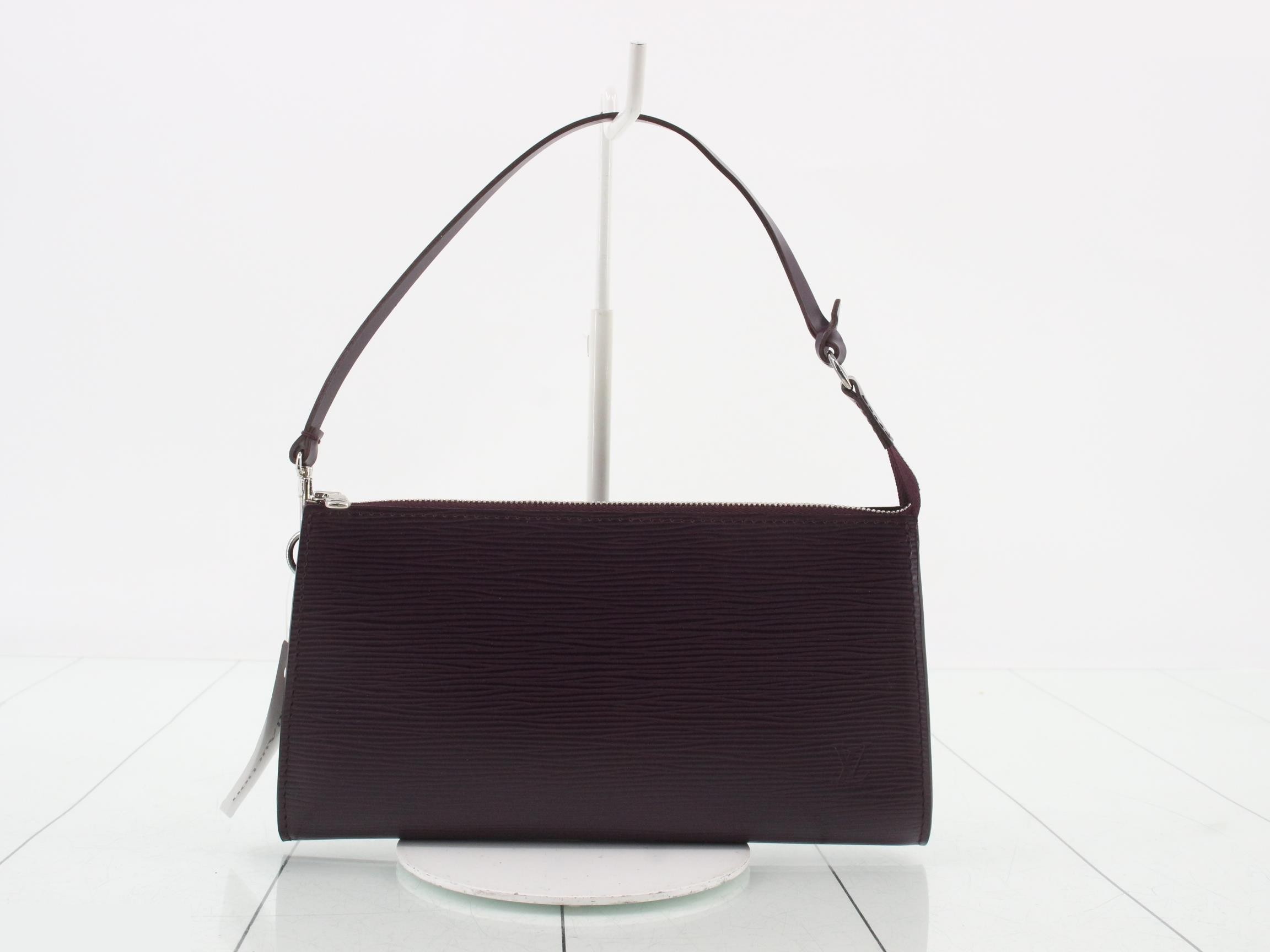 Pochette Accessoires Cassis