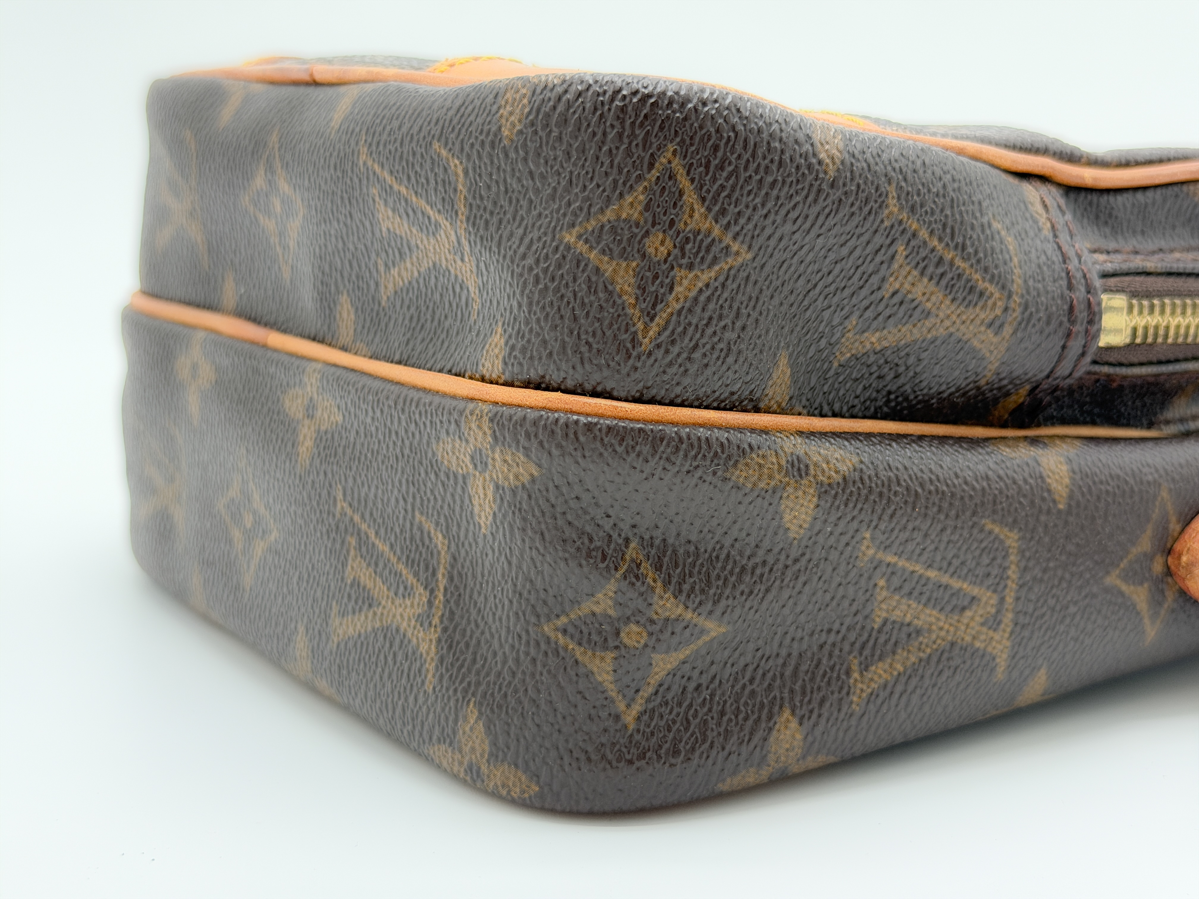 Monogram M45236 Amazon TH1020 No stickiness Shoulder bag — view 8