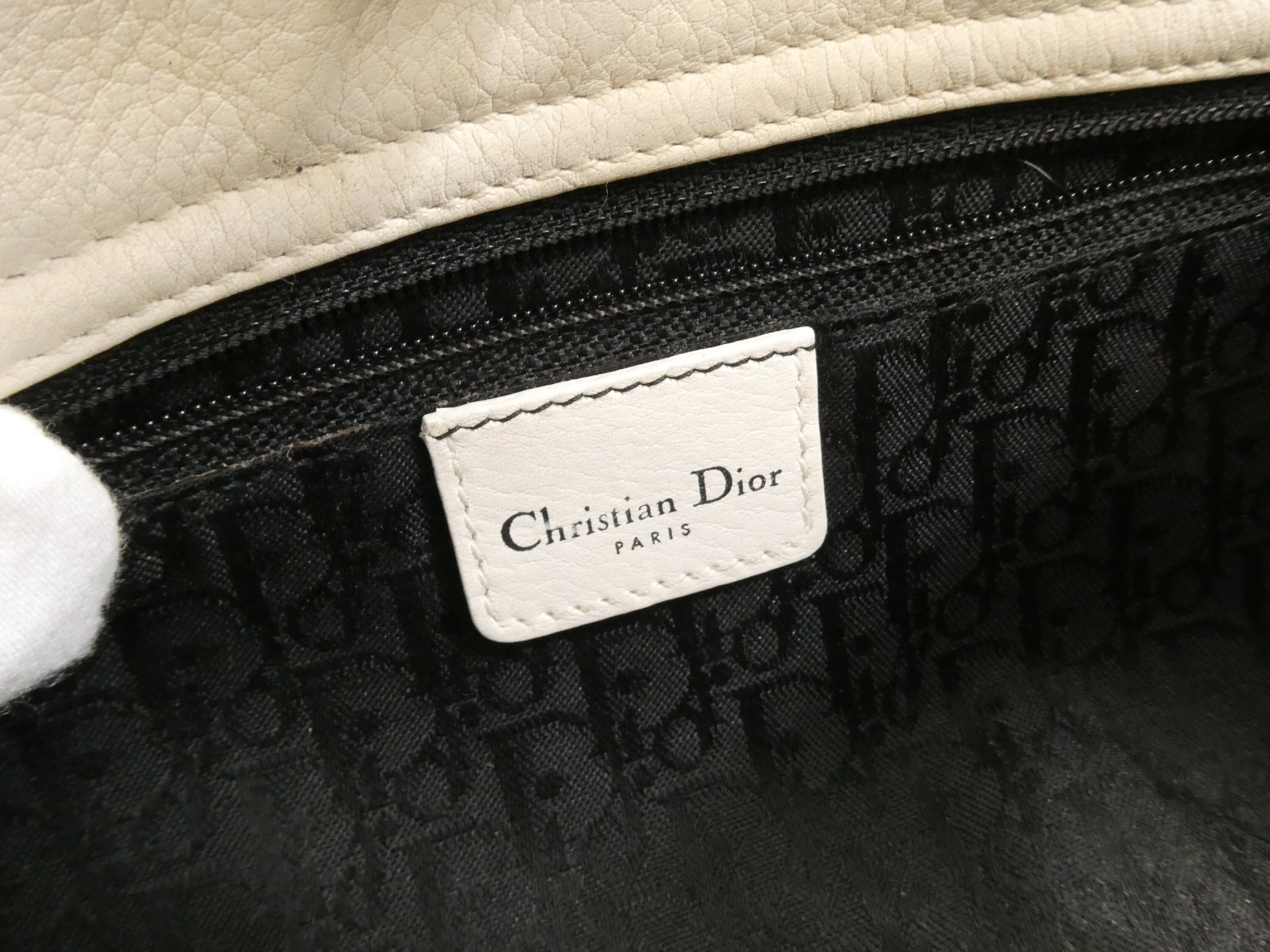 D charm leather shoulder bag — view 8