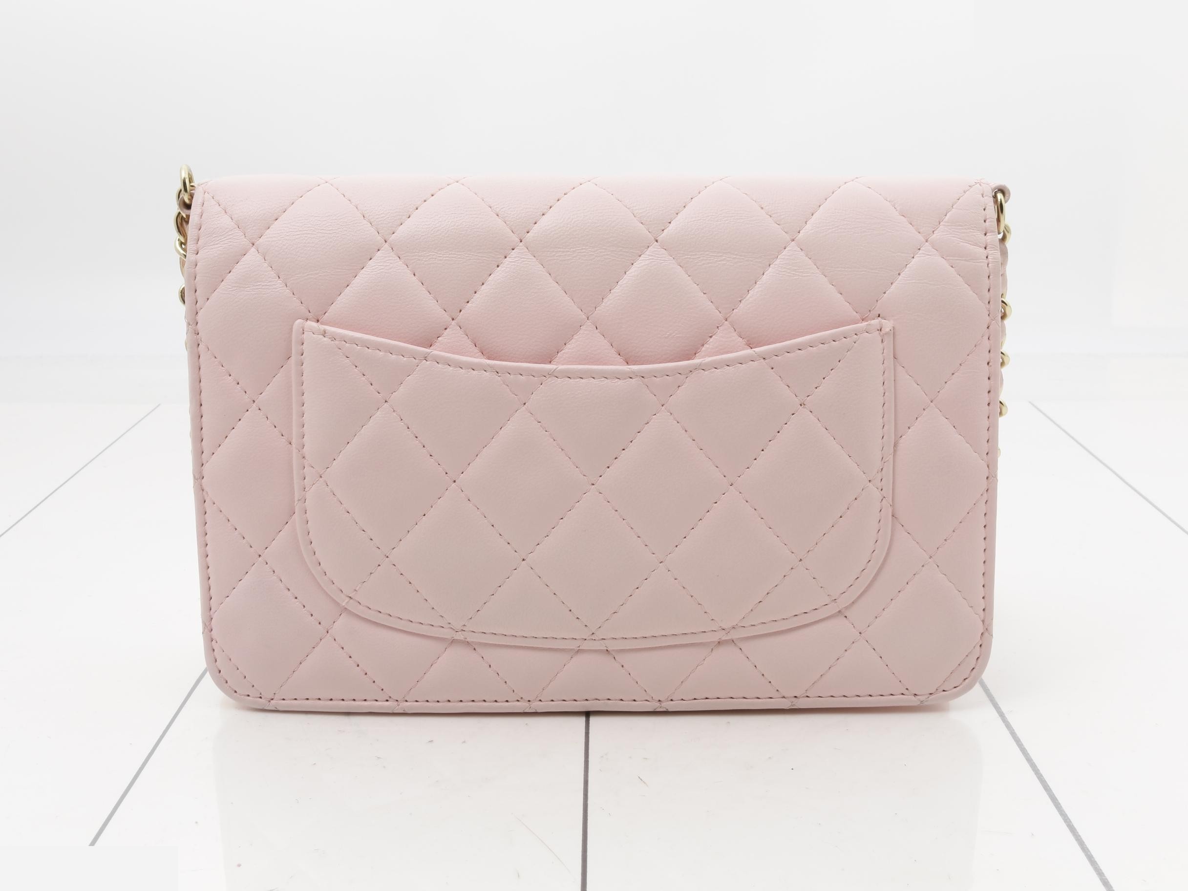 Matelassé Leather Pearl Chain Wallet (Pink) — view 2