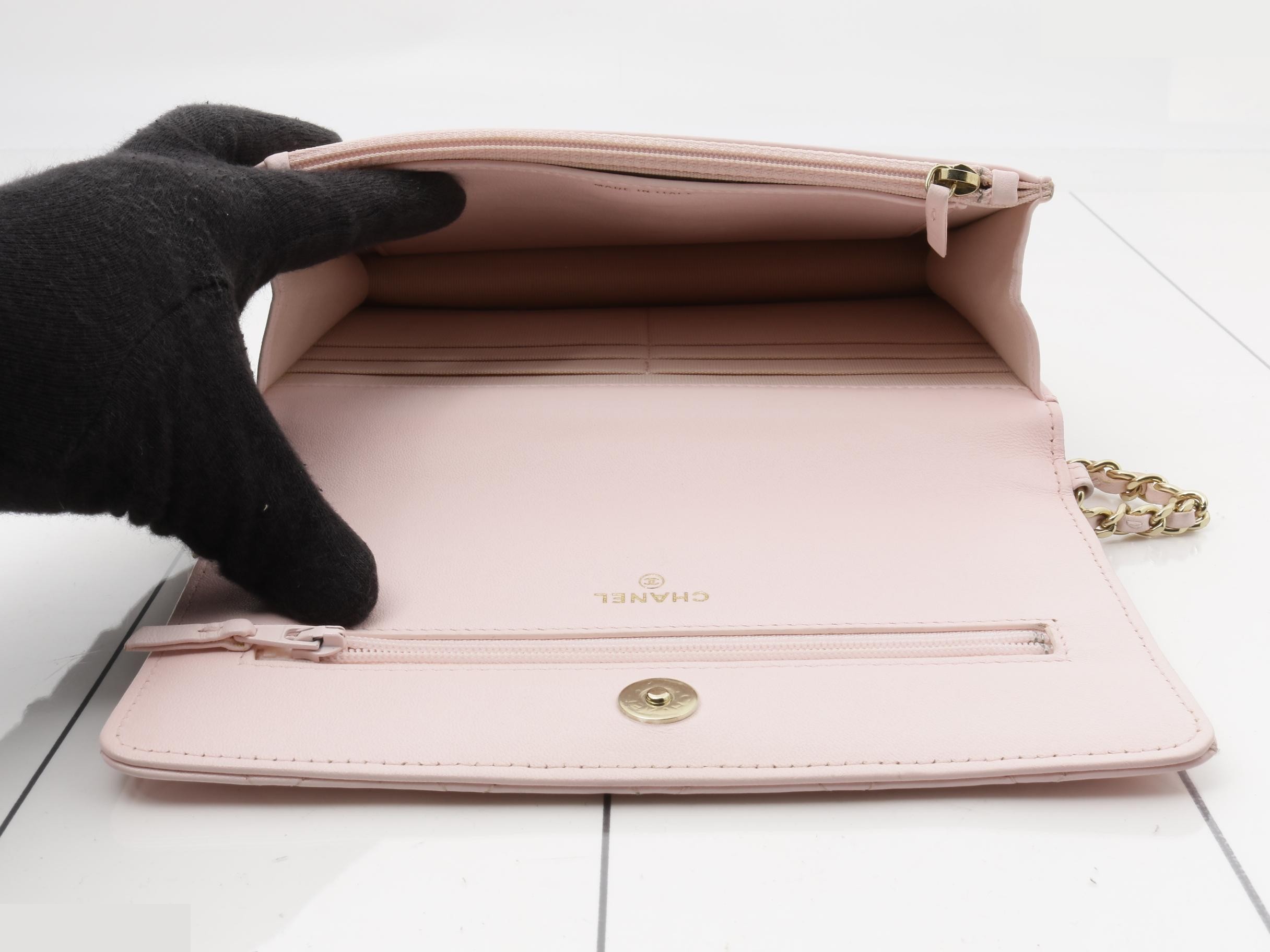 Matelassé Leather Pearl Chain Wallet (Pink) — view 4
