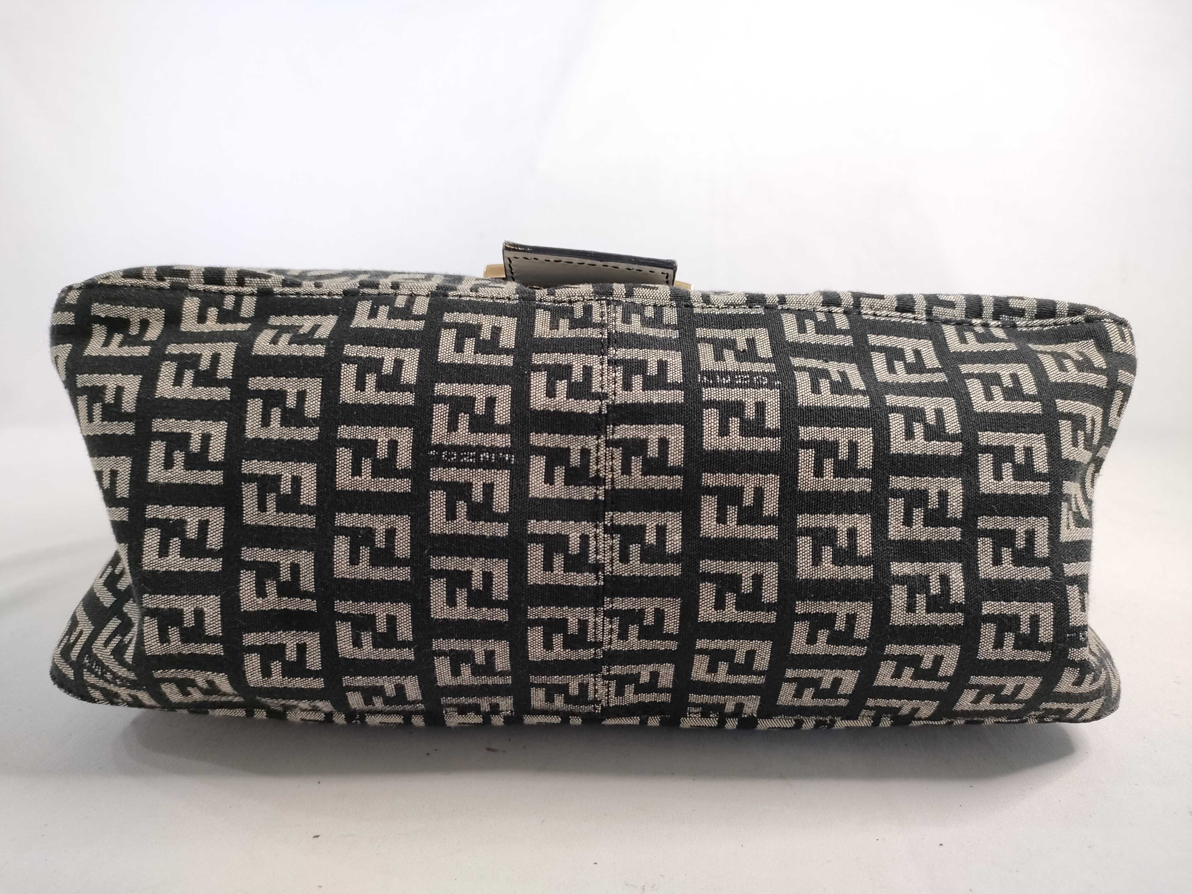 Mamma Hardware One-Shoulder Bag — view 7