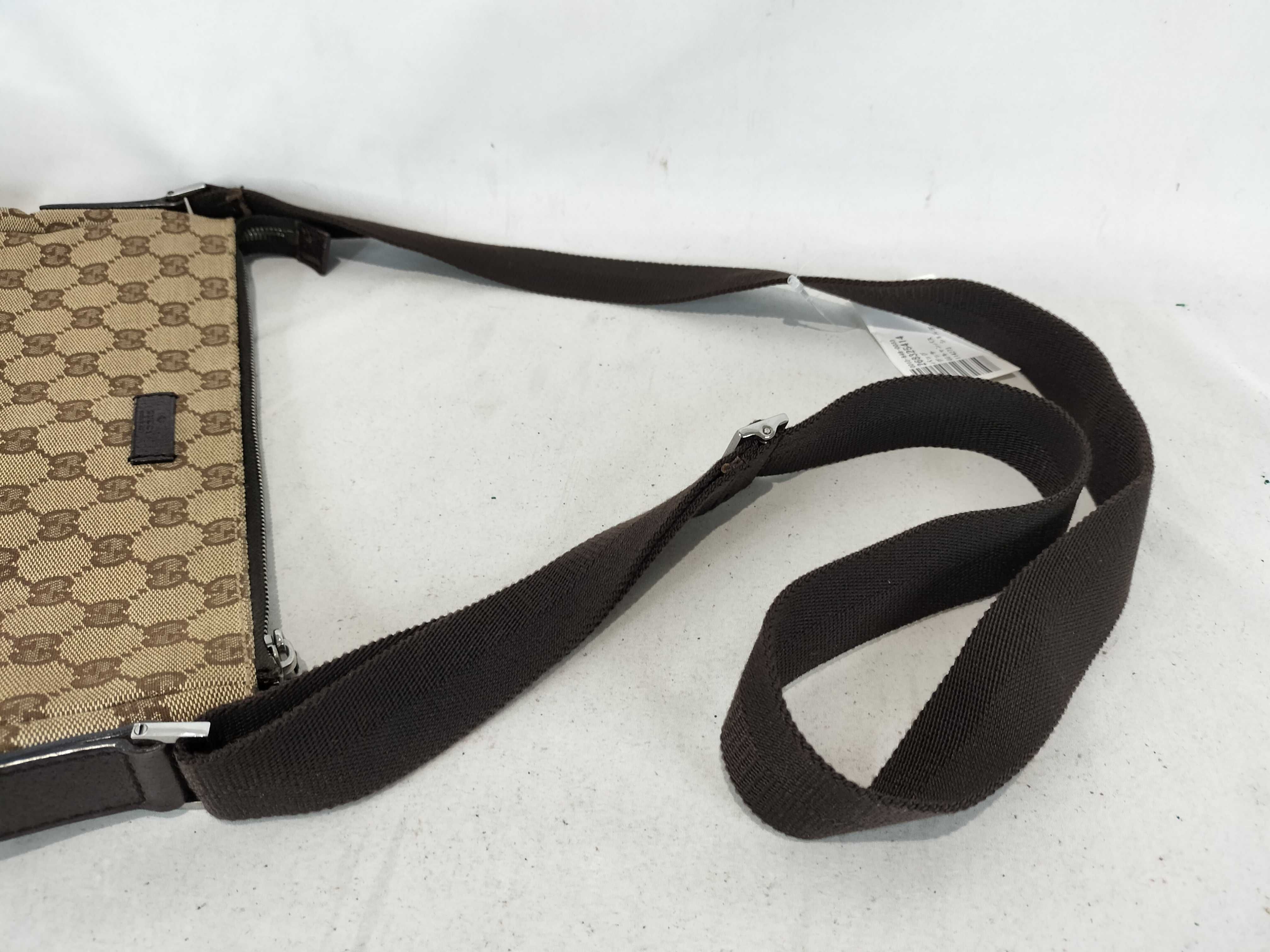 GG Canvas 114273 Shoulder Bag — view 4