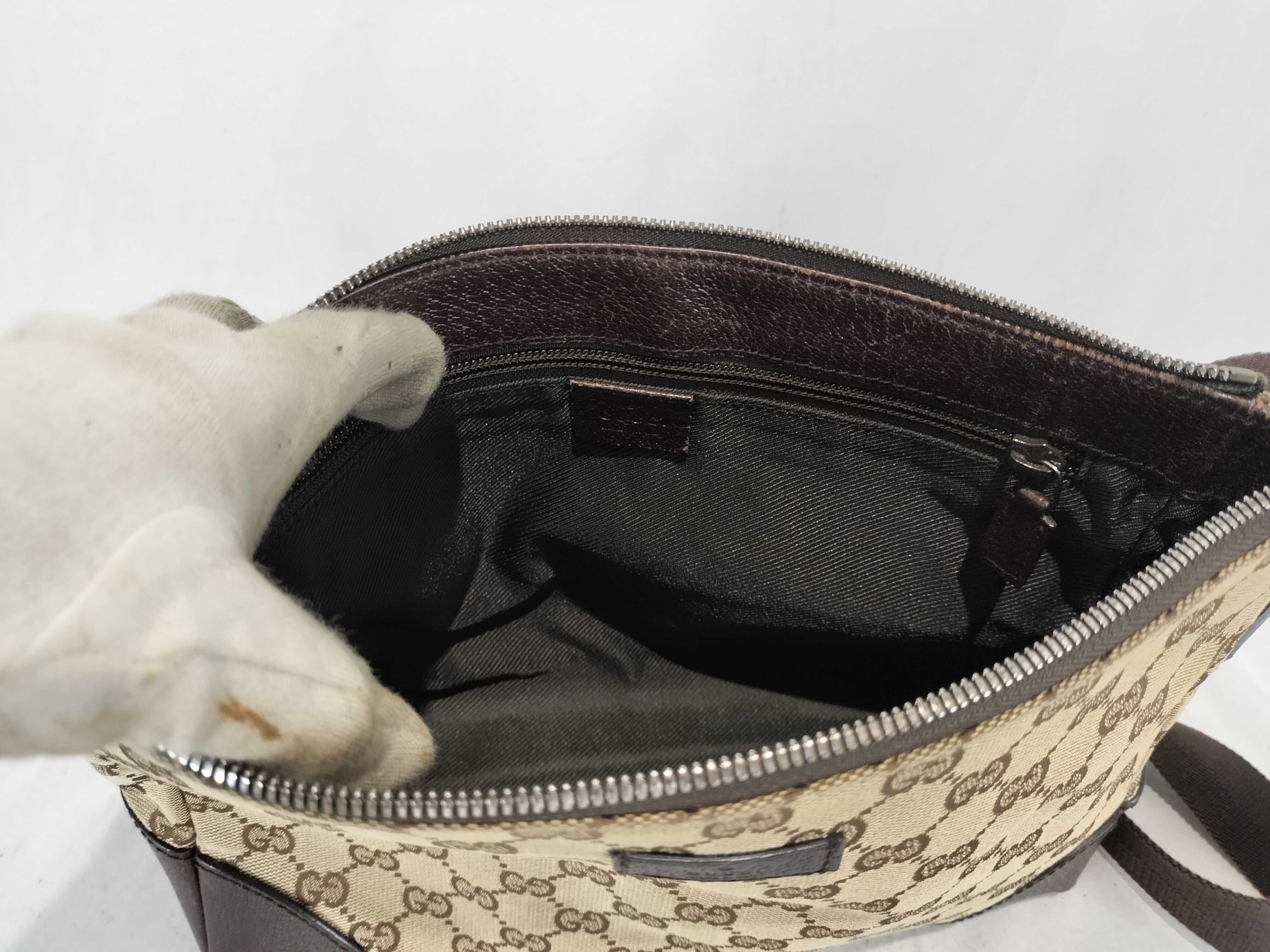 GG Canvas 114273 Shoulder Bag — view 10