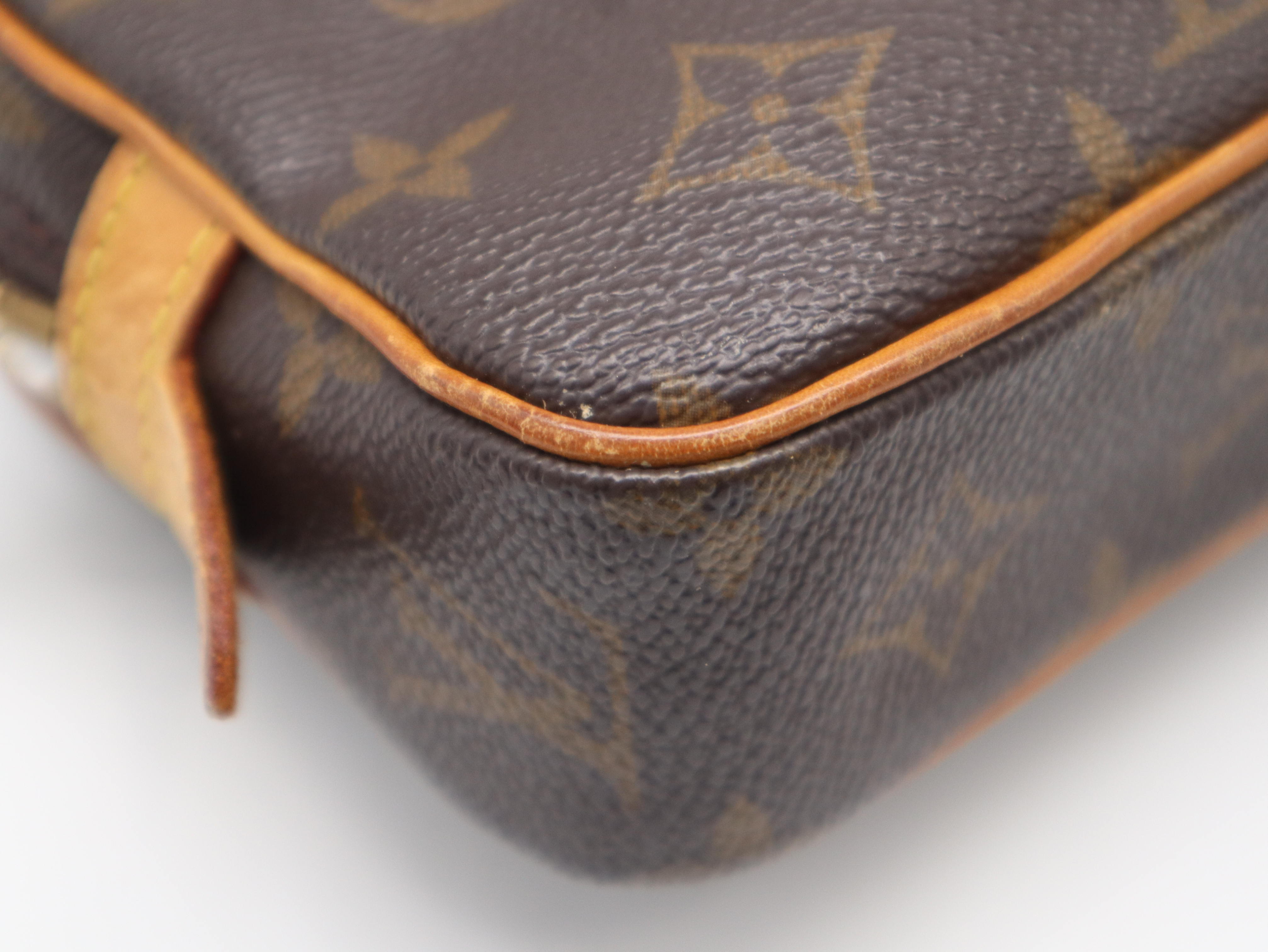 M51828 Monogram Pochette Marly Bandoulière Shoulder Bag — view 10