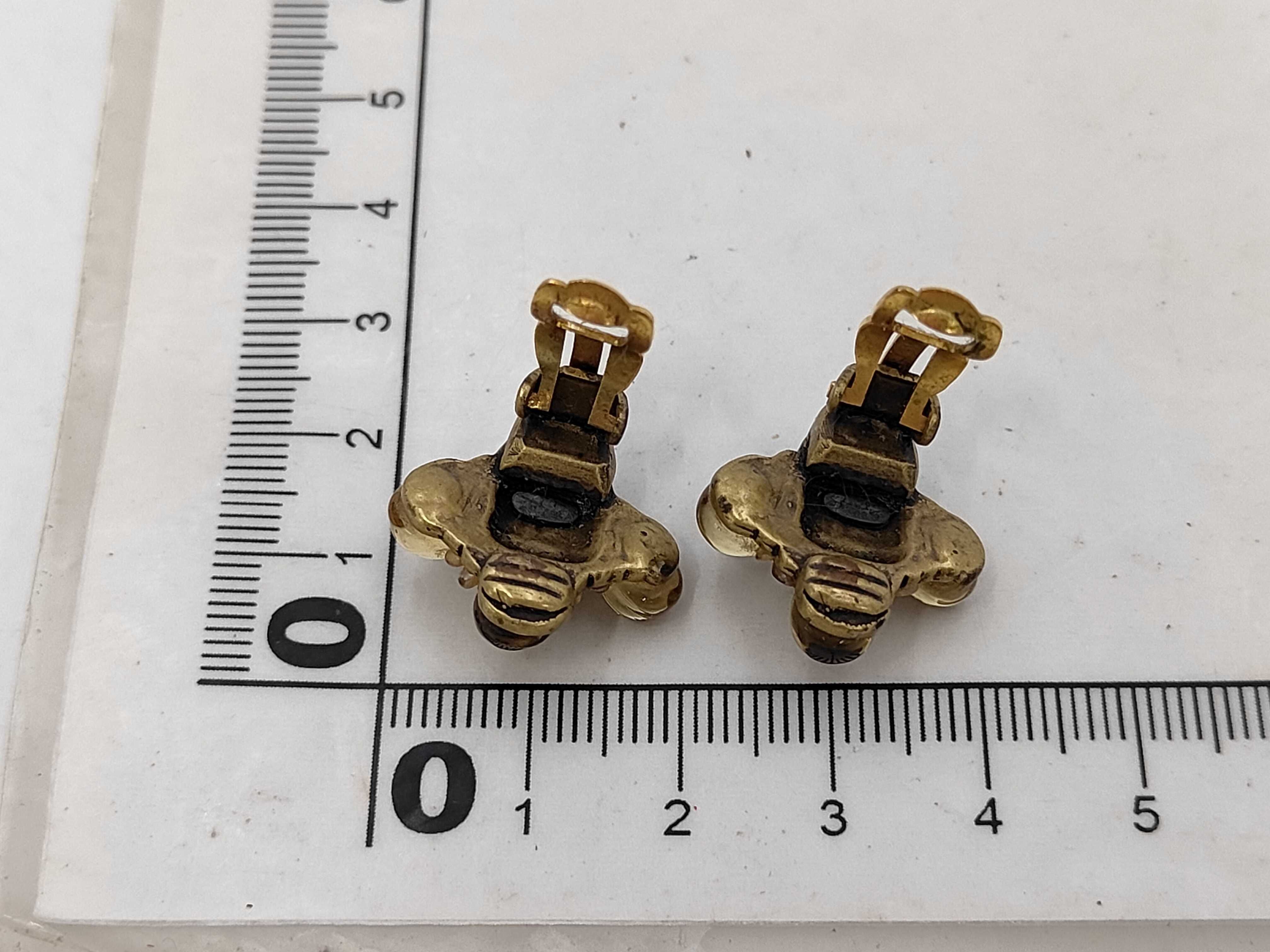 earrings — view 2