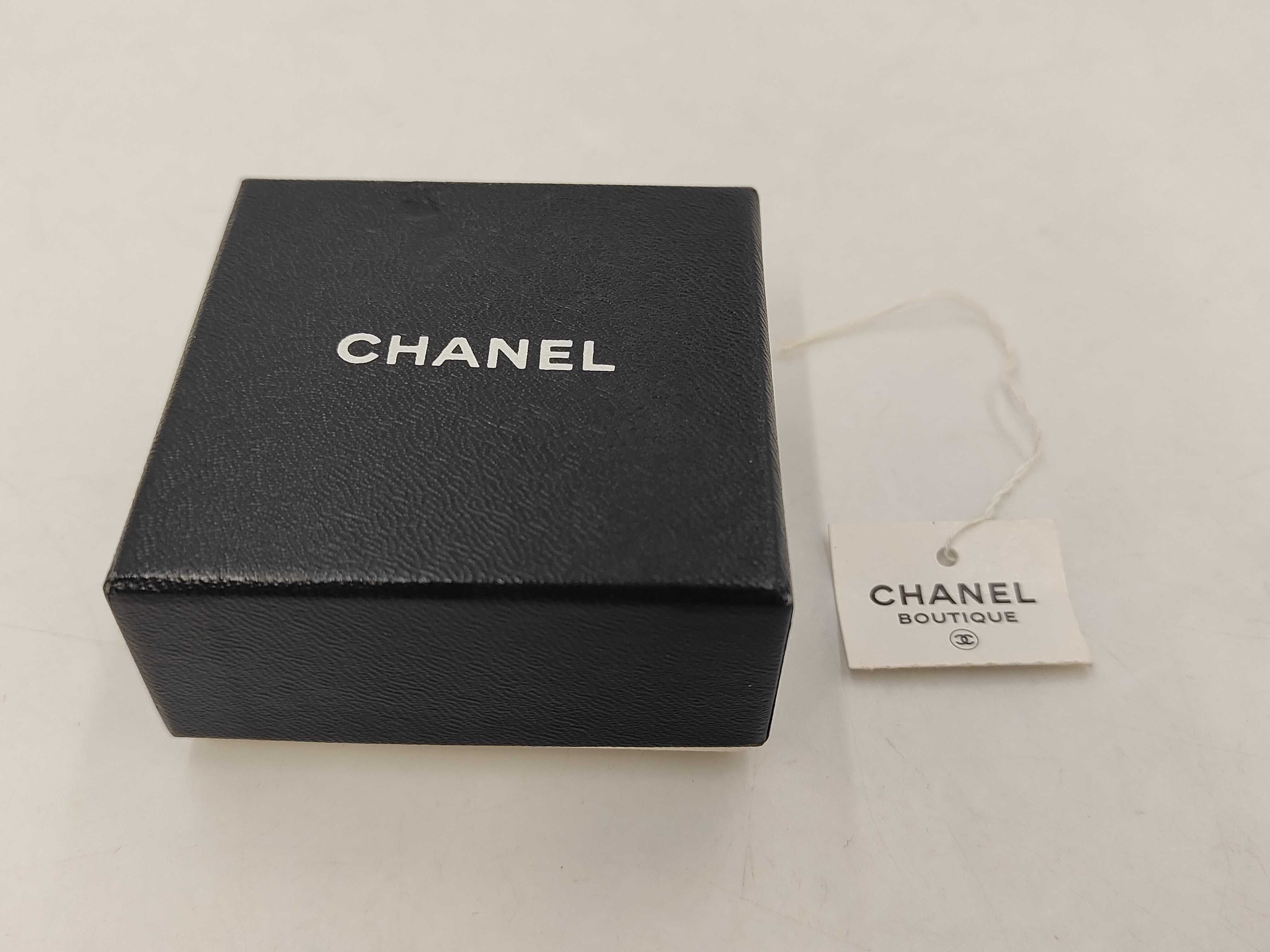 earrings — view 7