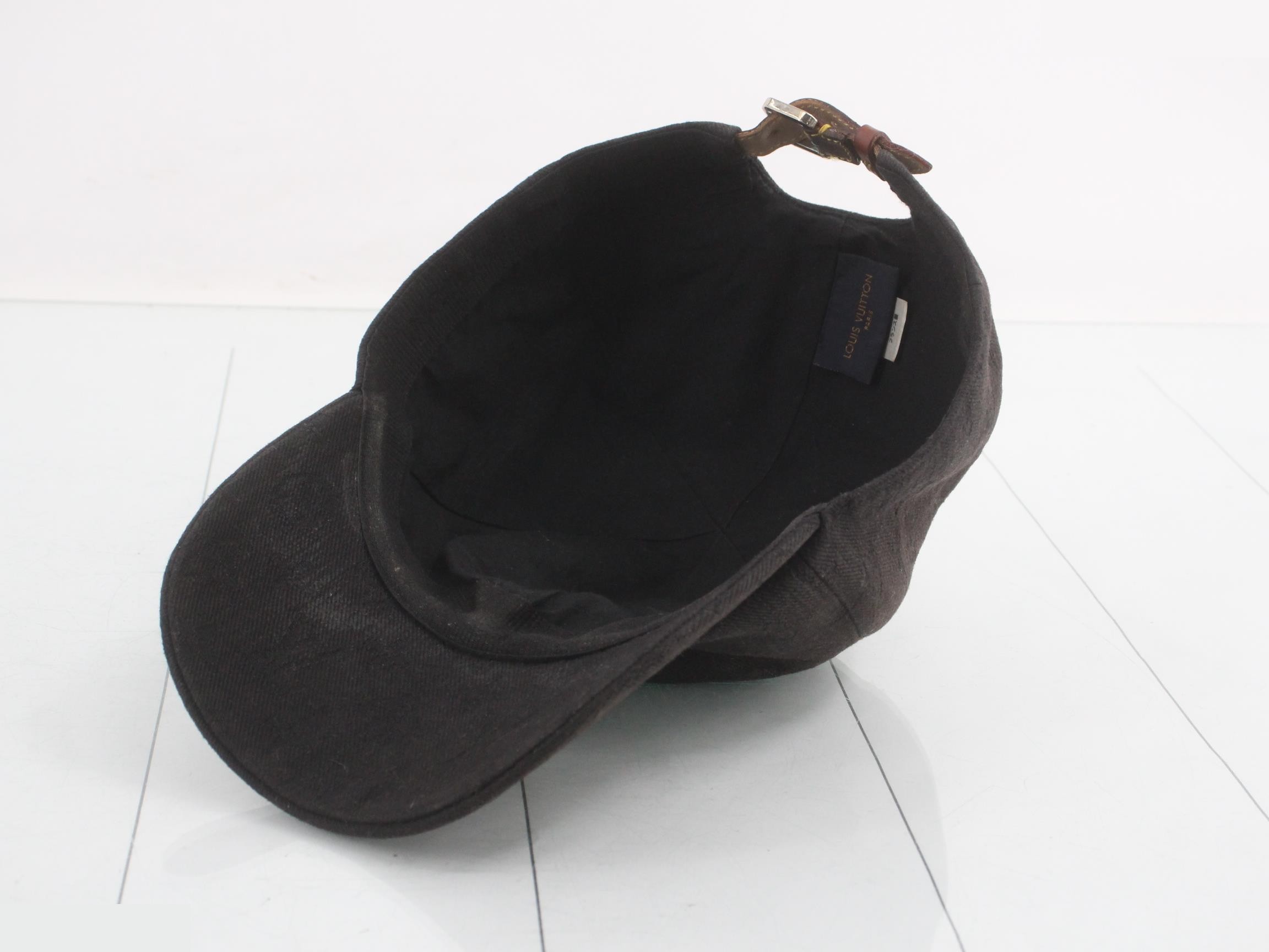 Cap Monogram Essential S00 — view 3