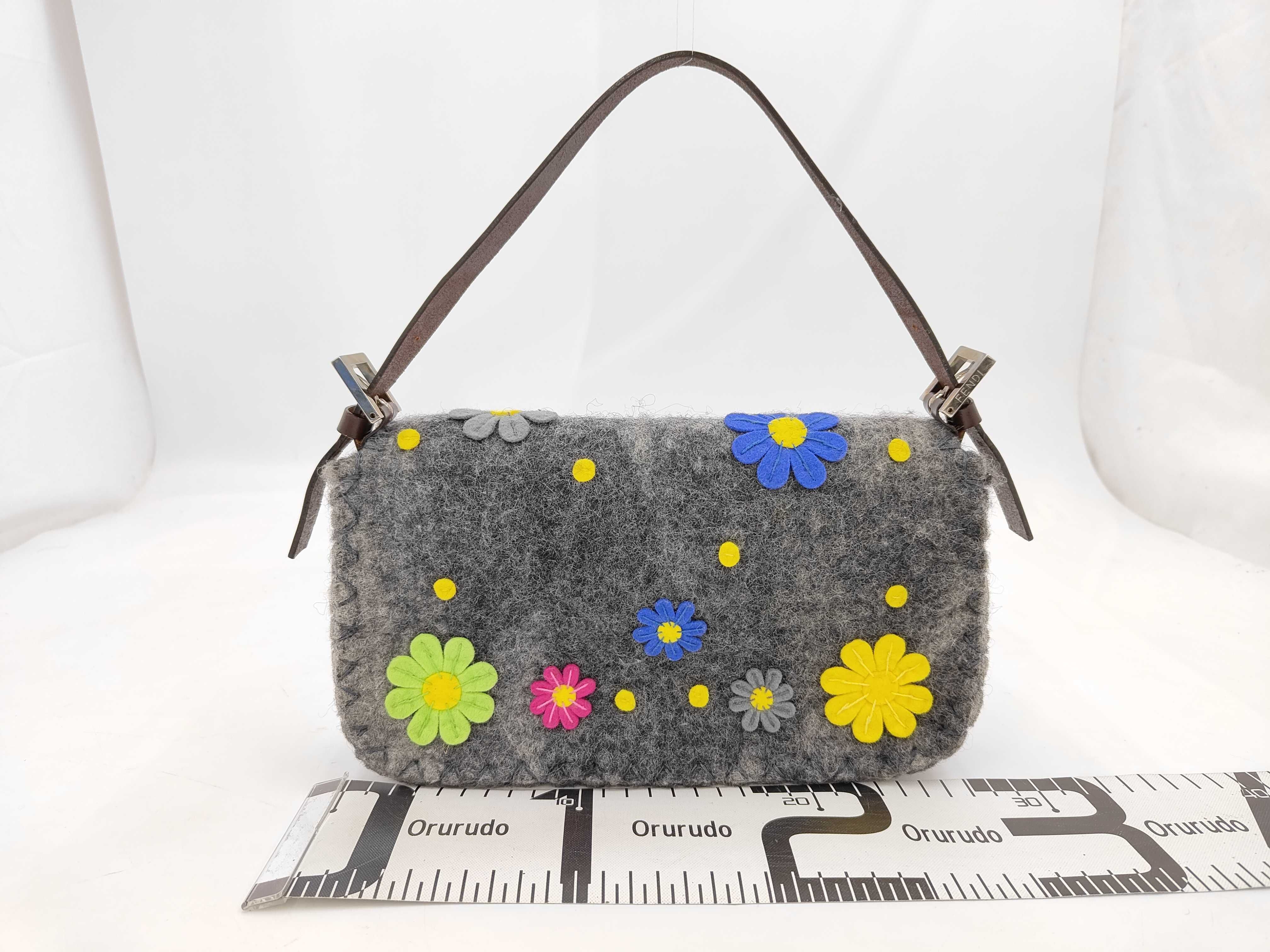 Mamma Baguette Bag Wool Grey Flower Handbag — view 2