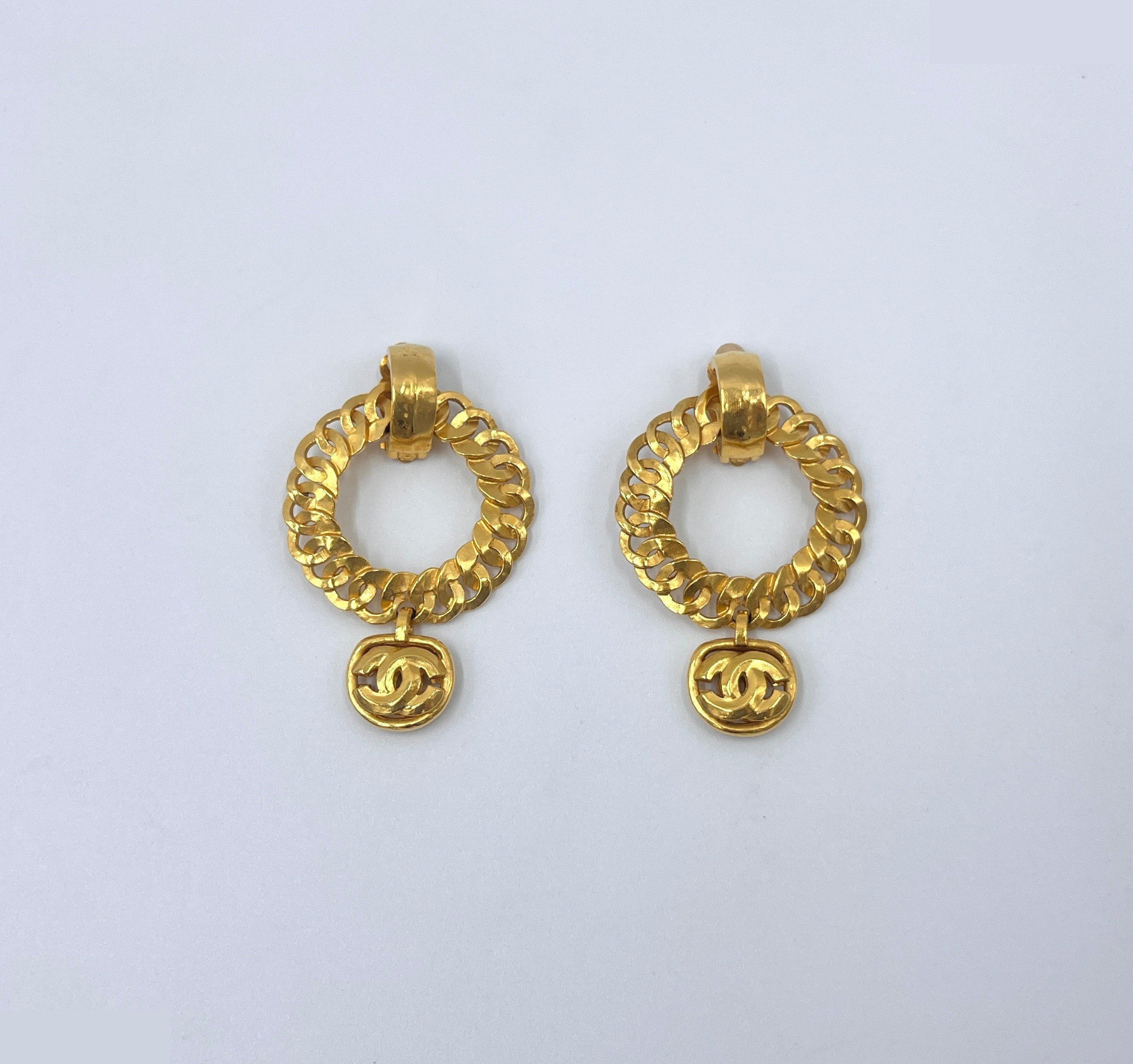 Round Coco Mark Gold Earrings