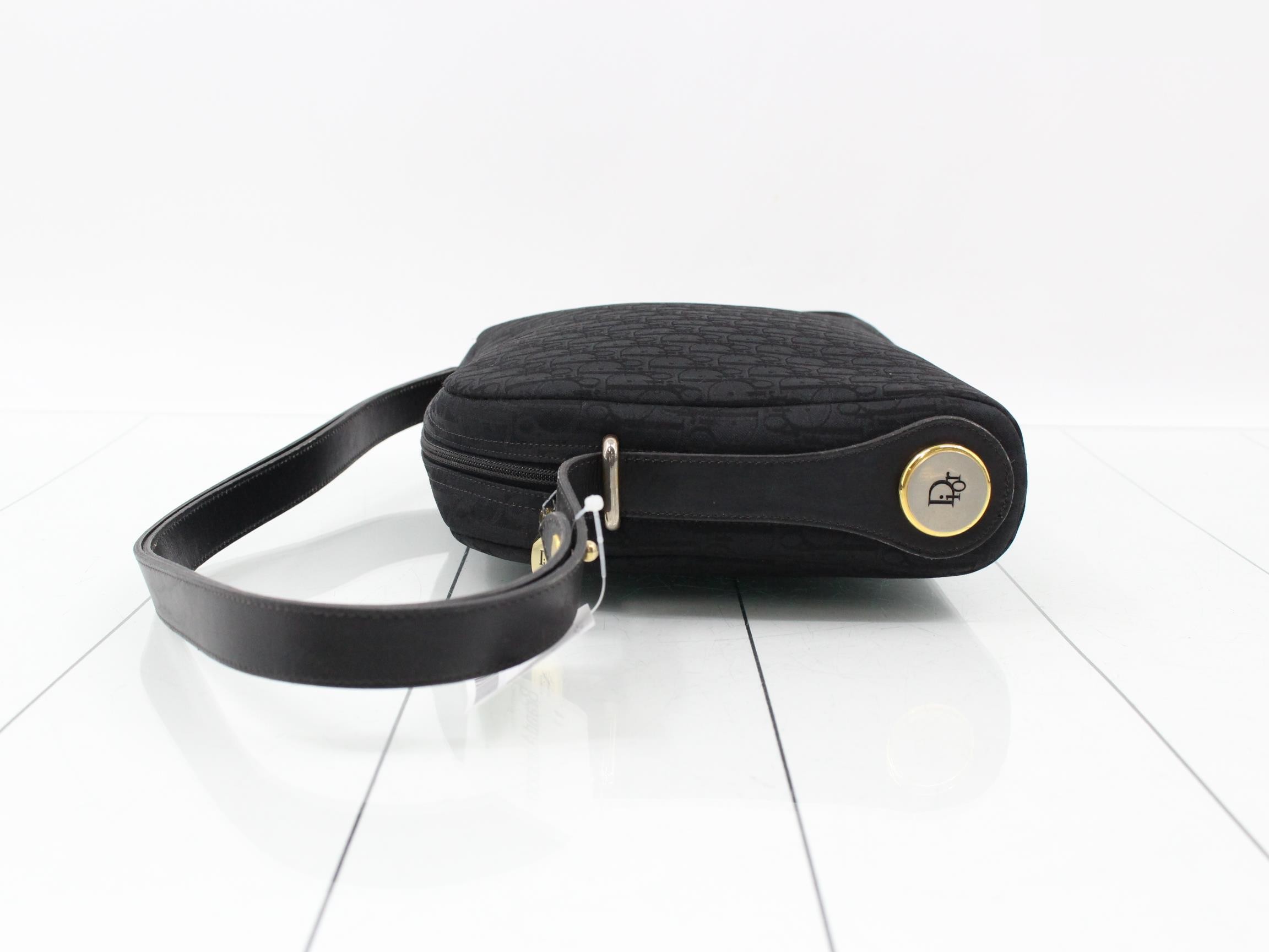 Trotter Exclusive Shoulder Bag — view 4