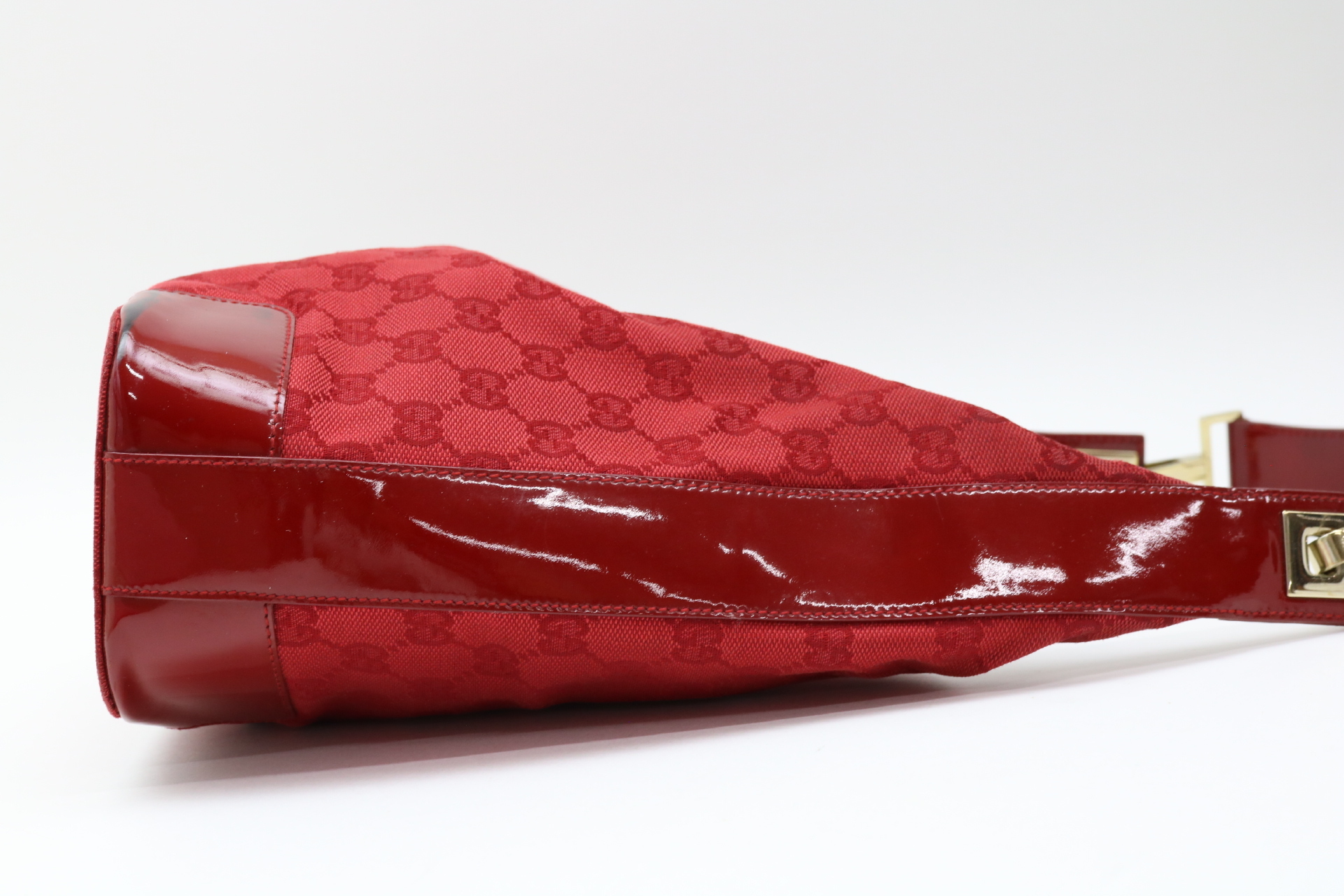 GG Canvas Shoulder Bag — view 4