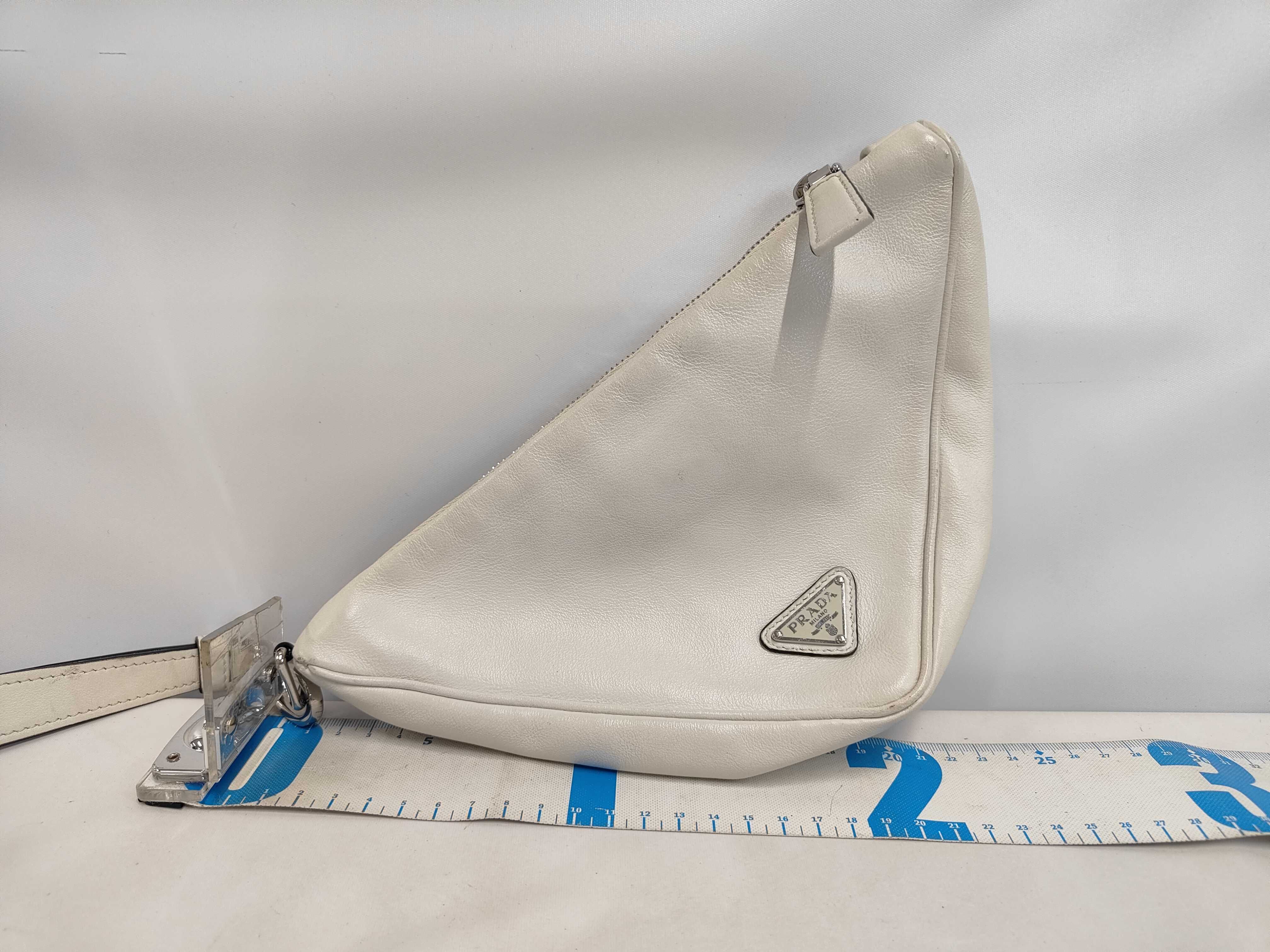1NE039 Leather Triangle Clutch, White, IC Card Pouch, Strap, Handbag — view 2