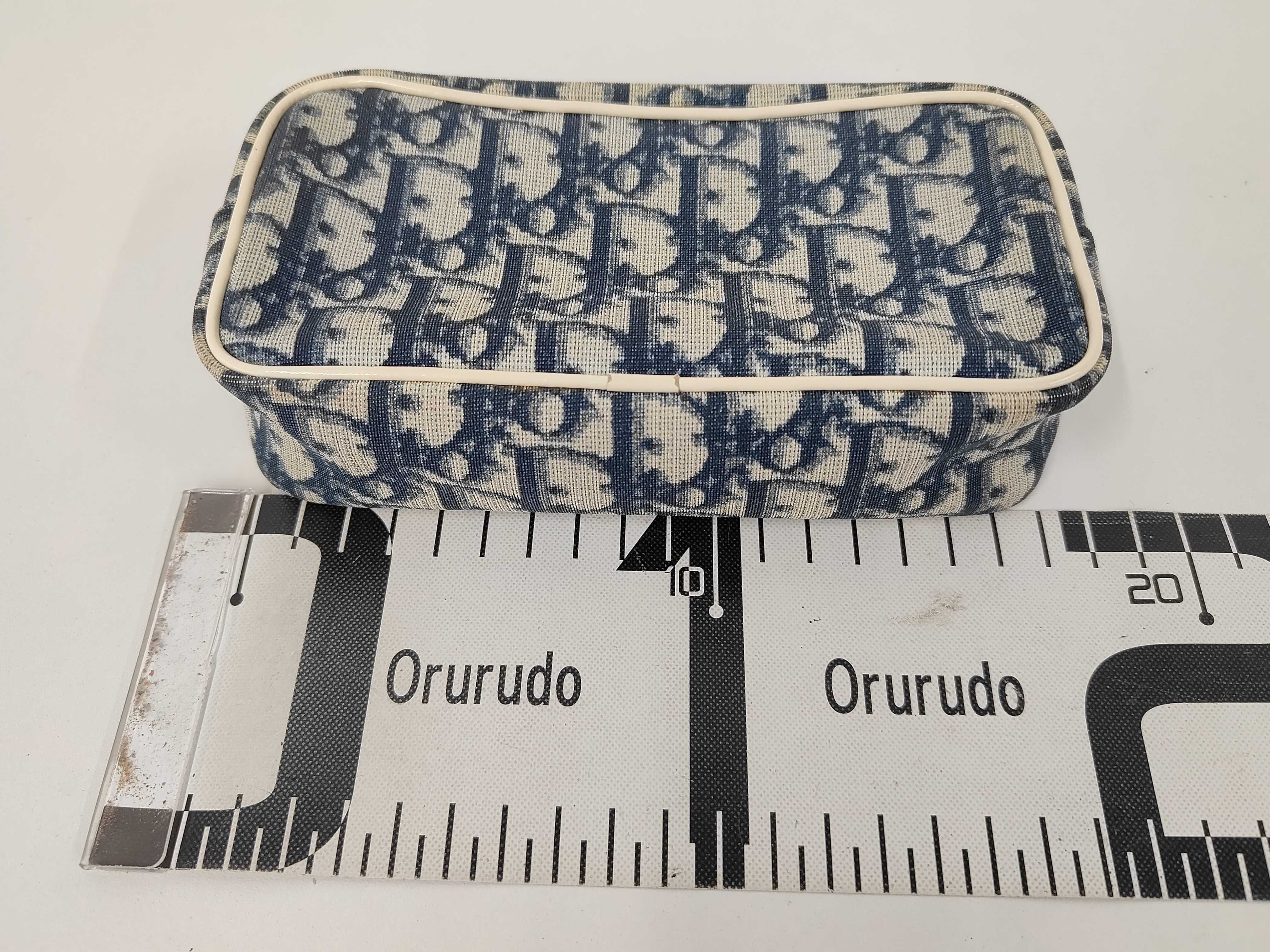 pouch — view 2