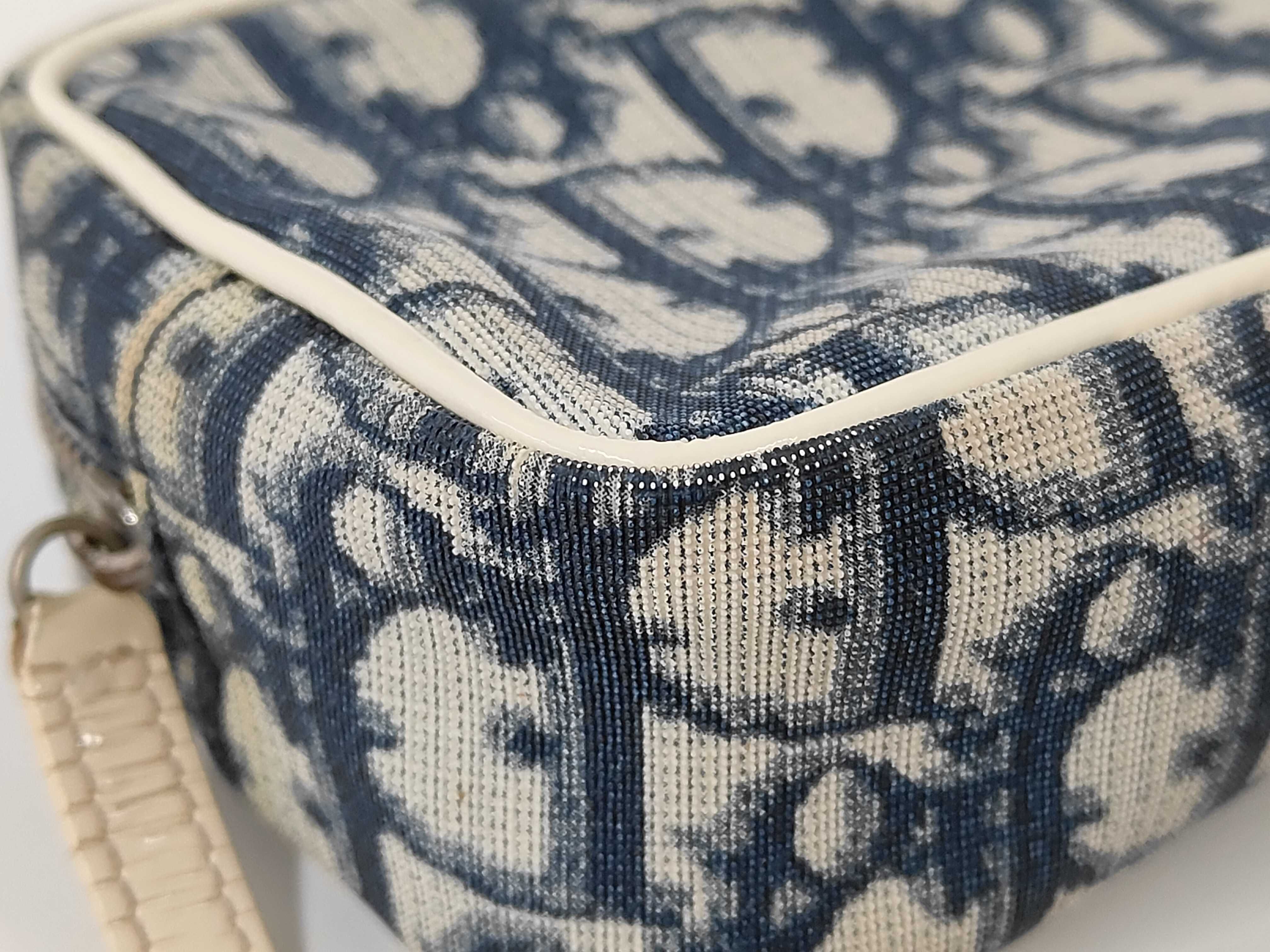 pouch — view 4